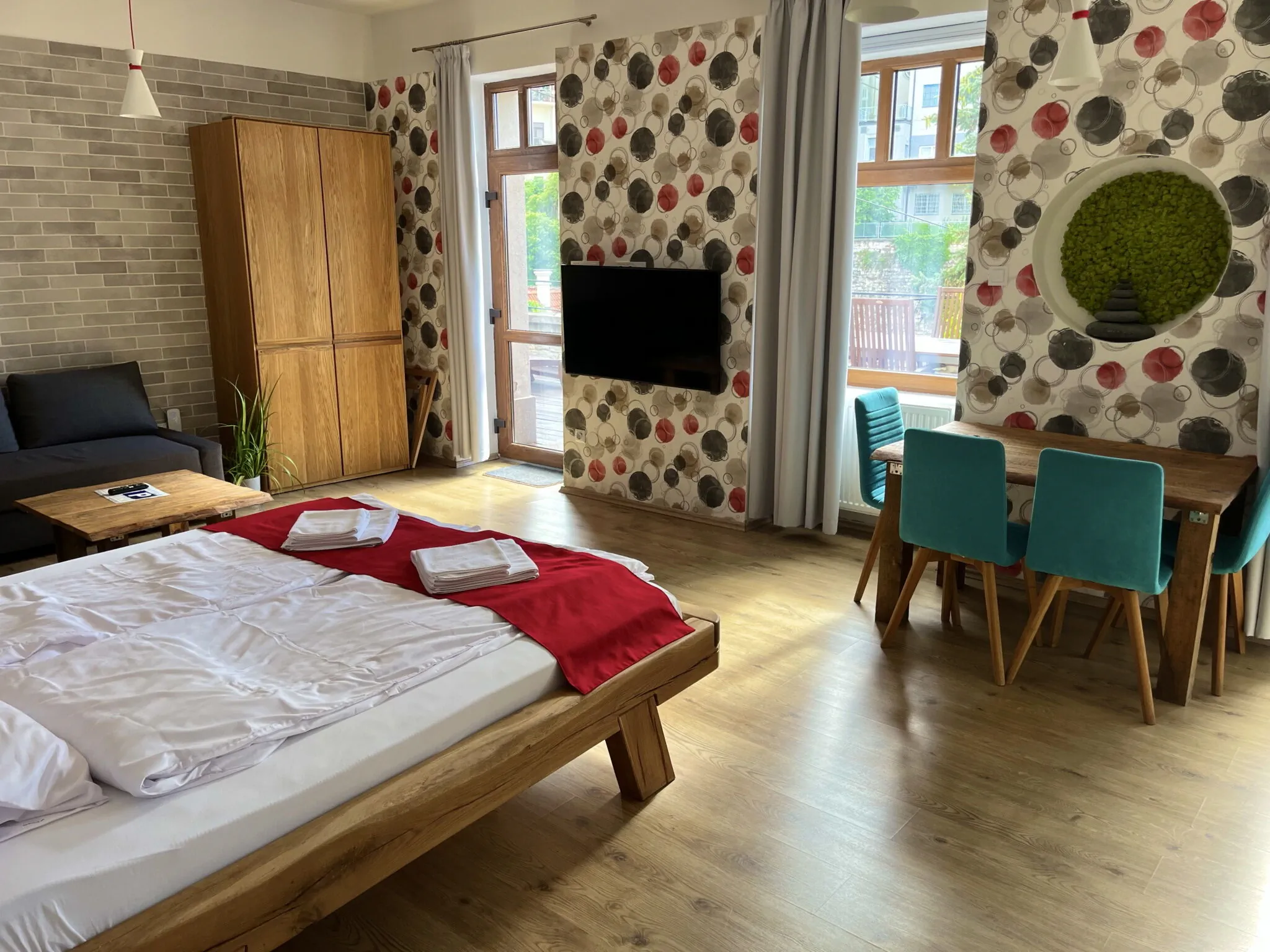 Terrace Belvárosi Jacuzzis Apartman Veszprém – Veszprém, Węgry