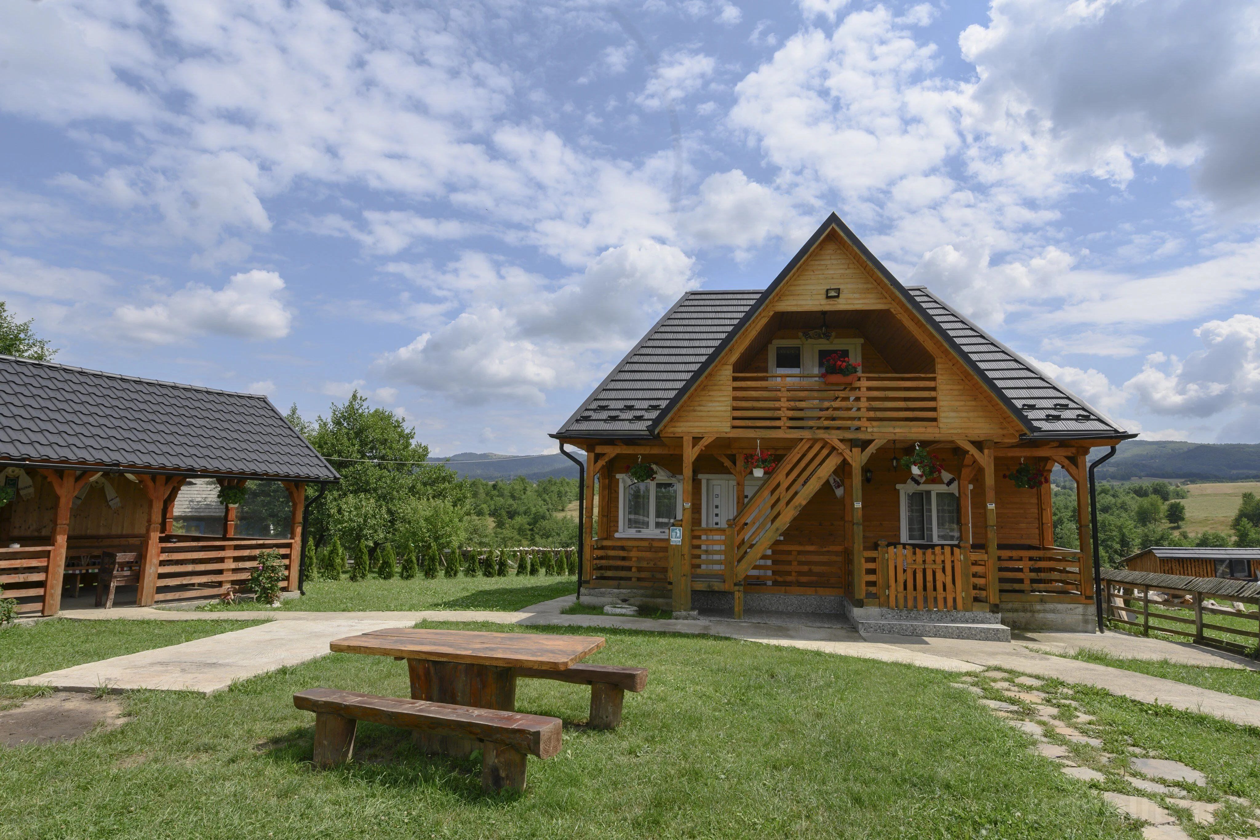 Casa Cupcea Budești - foto 1