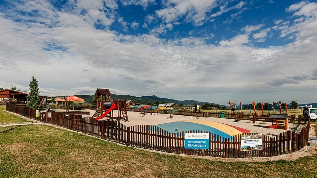 Hotel Obří Sud Dlouhý Most – Dlouhý Most, Republica Cehă