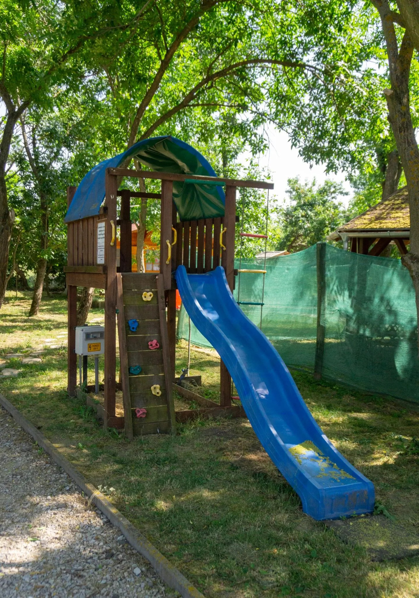 Piros Bicikli Vendégház Tiszafüred – Tiszafüred, Ungaria