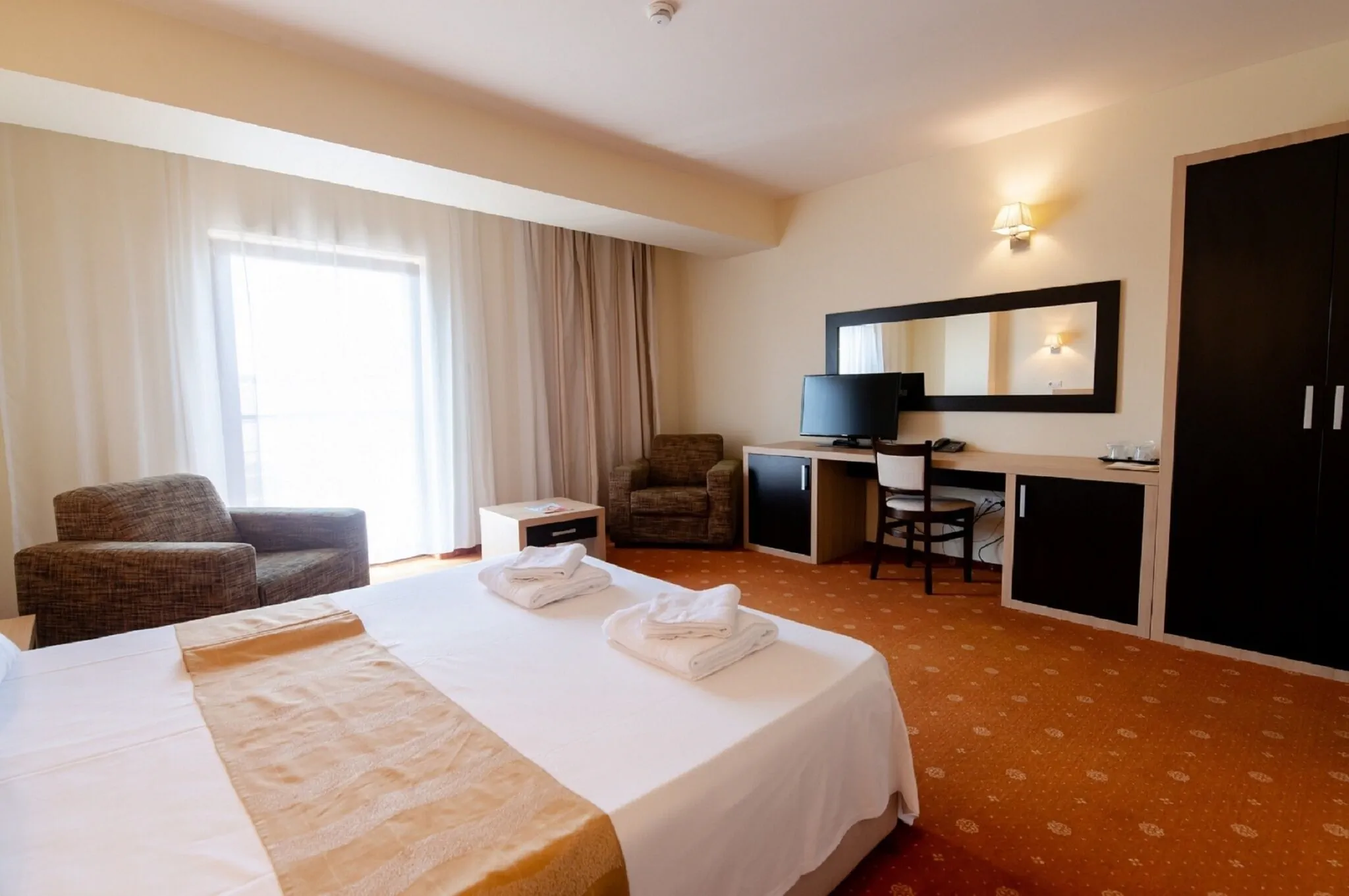 Hotel Oxford Inn & Suites Timișoara - foto 4