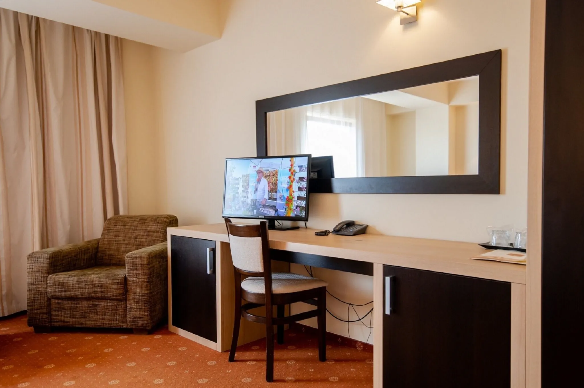 Hotel Oxford Inn & Suites Timișoara - foto 9