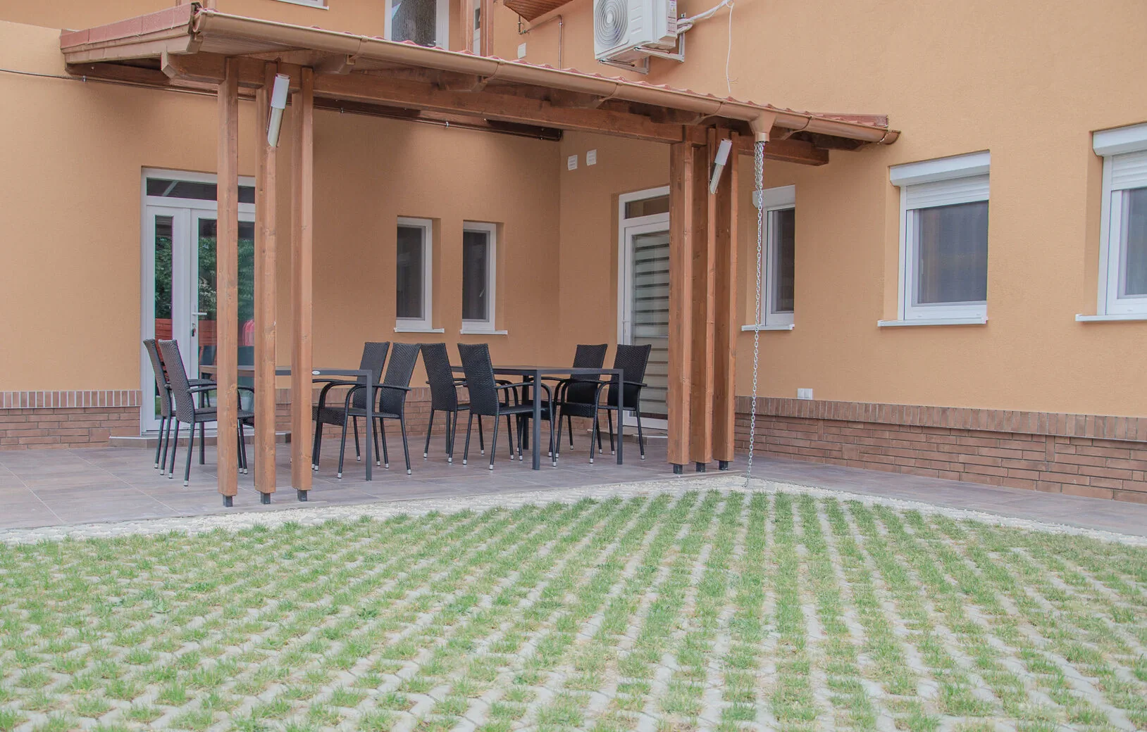 Oros House Apartmanház Orosháza – Orosháza, Ungaria