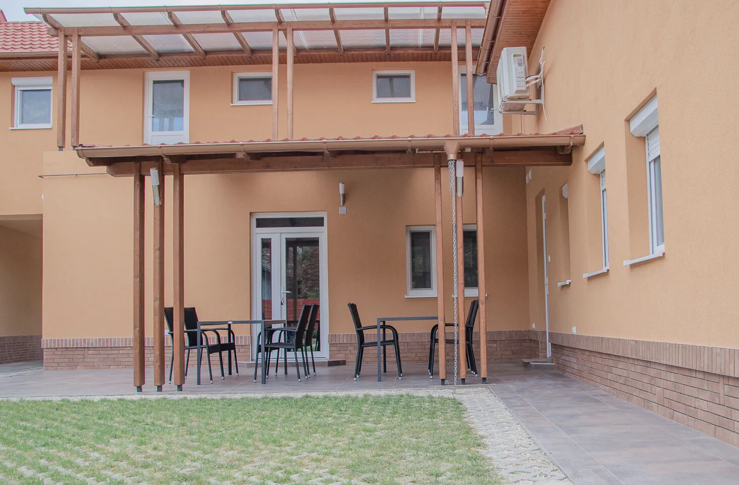Oros House Apartmanház Orosháza – Orosháza, Ungaria