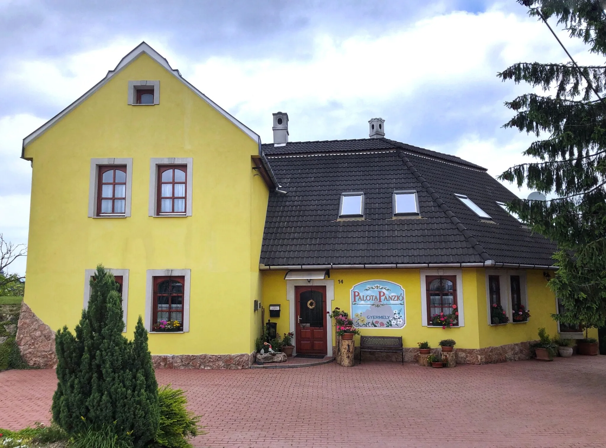 Palota Panzió Gyermely – Gyermely, Ungaria