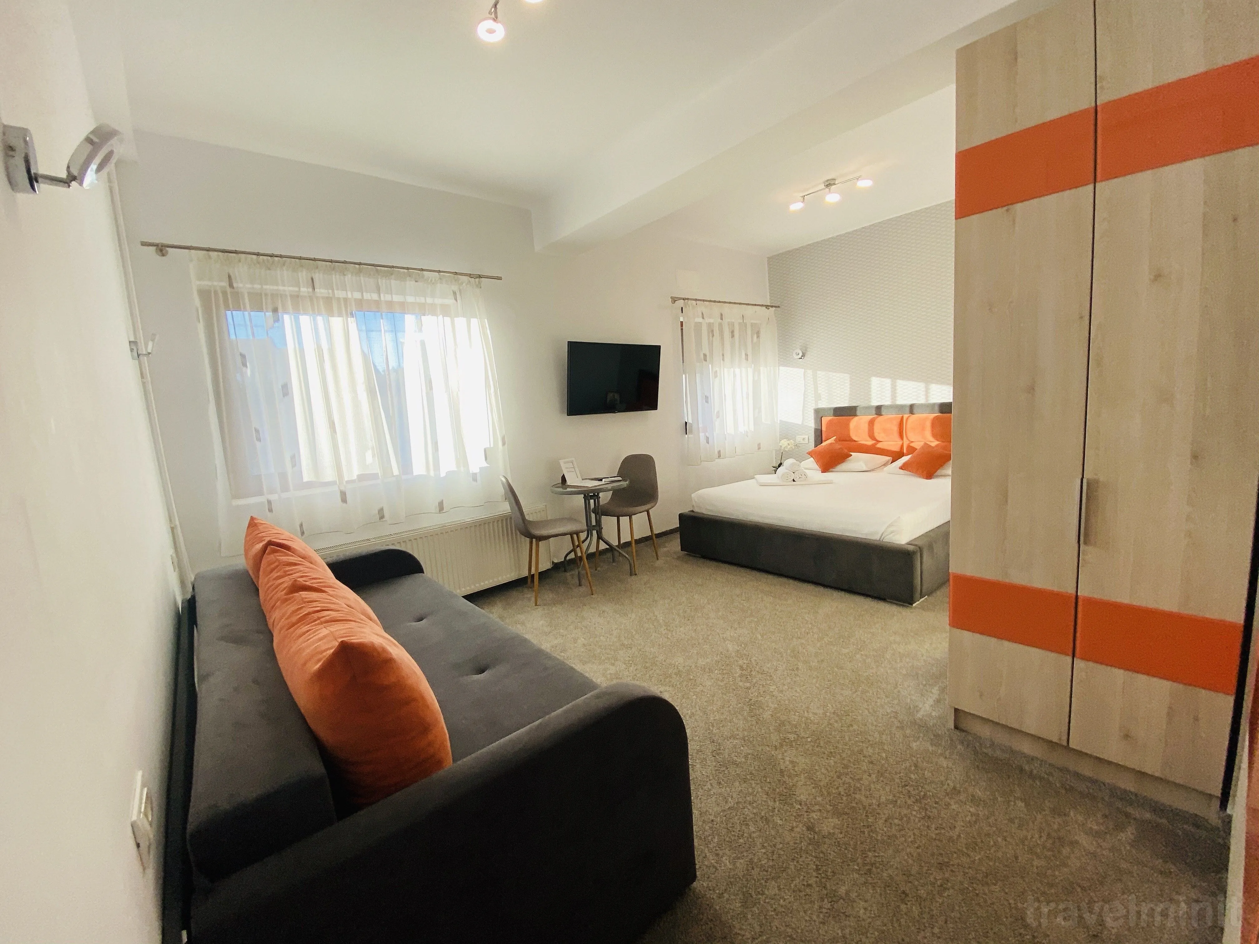 Orange House Constanța - foto 3