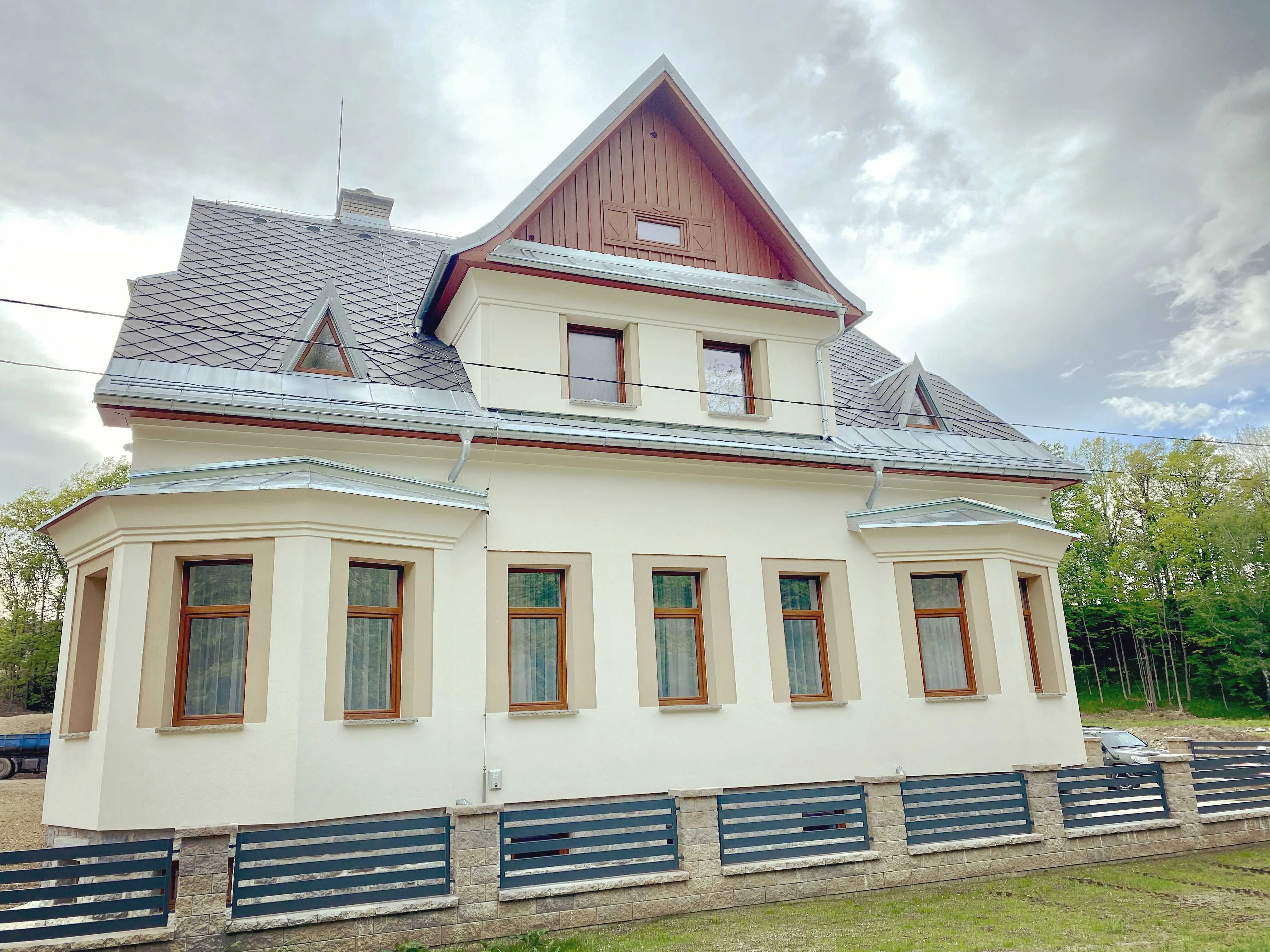 Erlenův Dvůr Skorošice – Skorošice, Česká republika