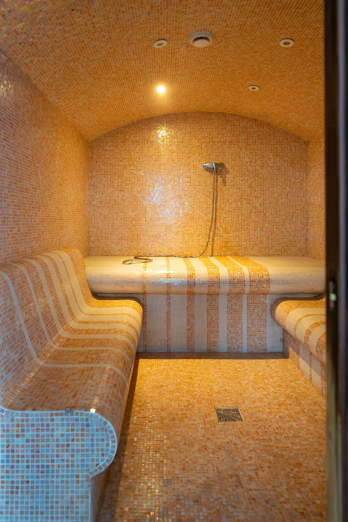 Hotel Tisa Băile Olănești – Băile Olăneşti, România