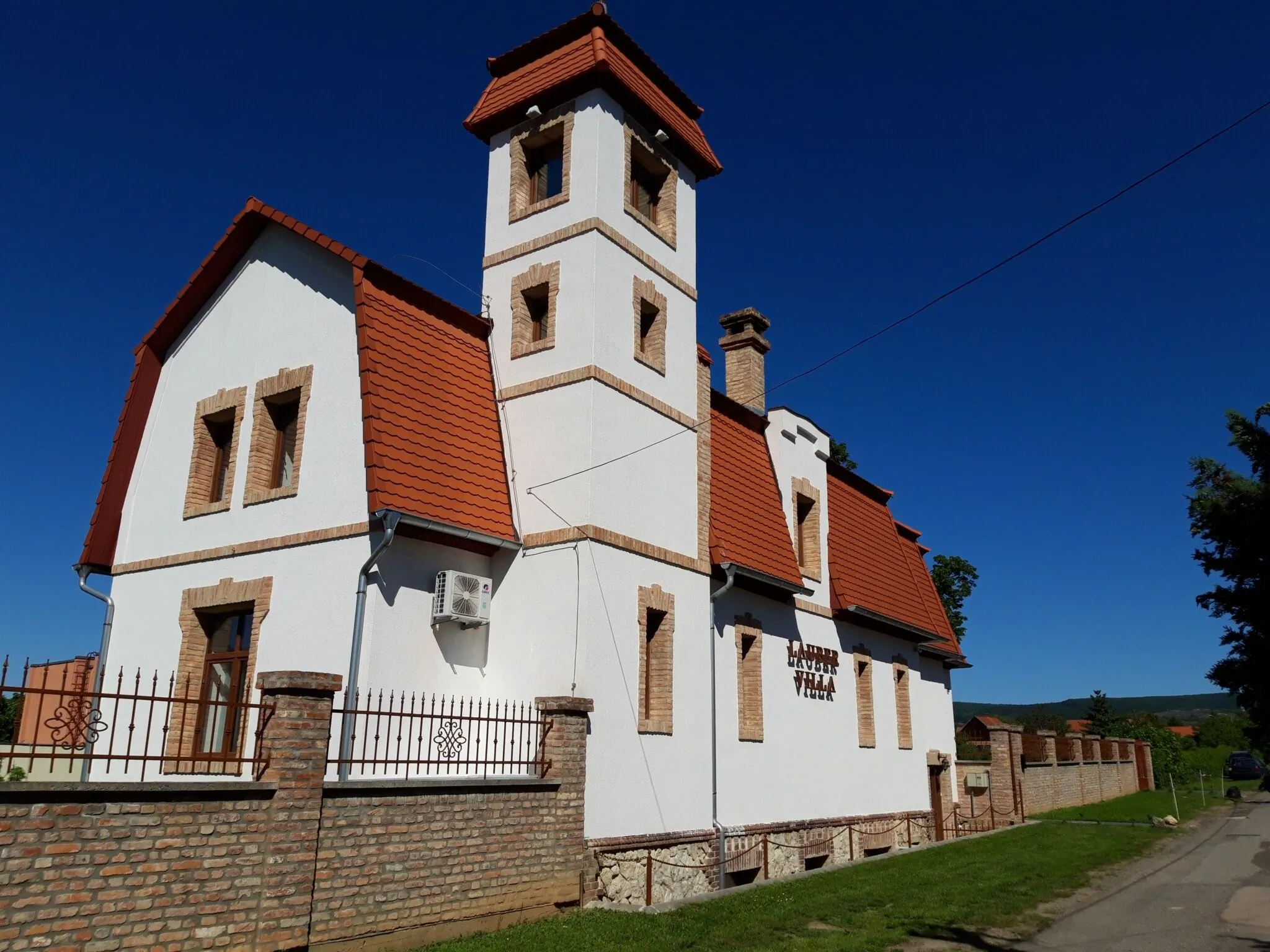 Lauber Villa Pécs – Pécs, Ungaria