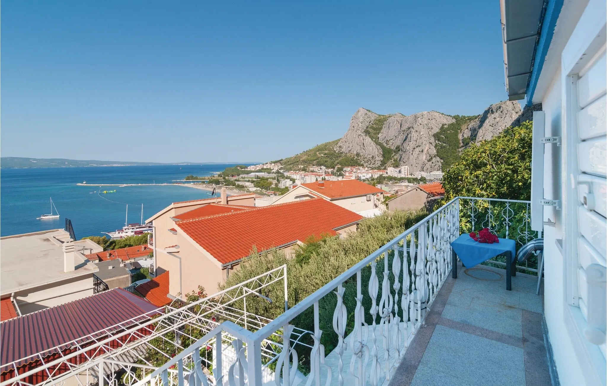 Apartman Omiš - CDE256 - foto 1