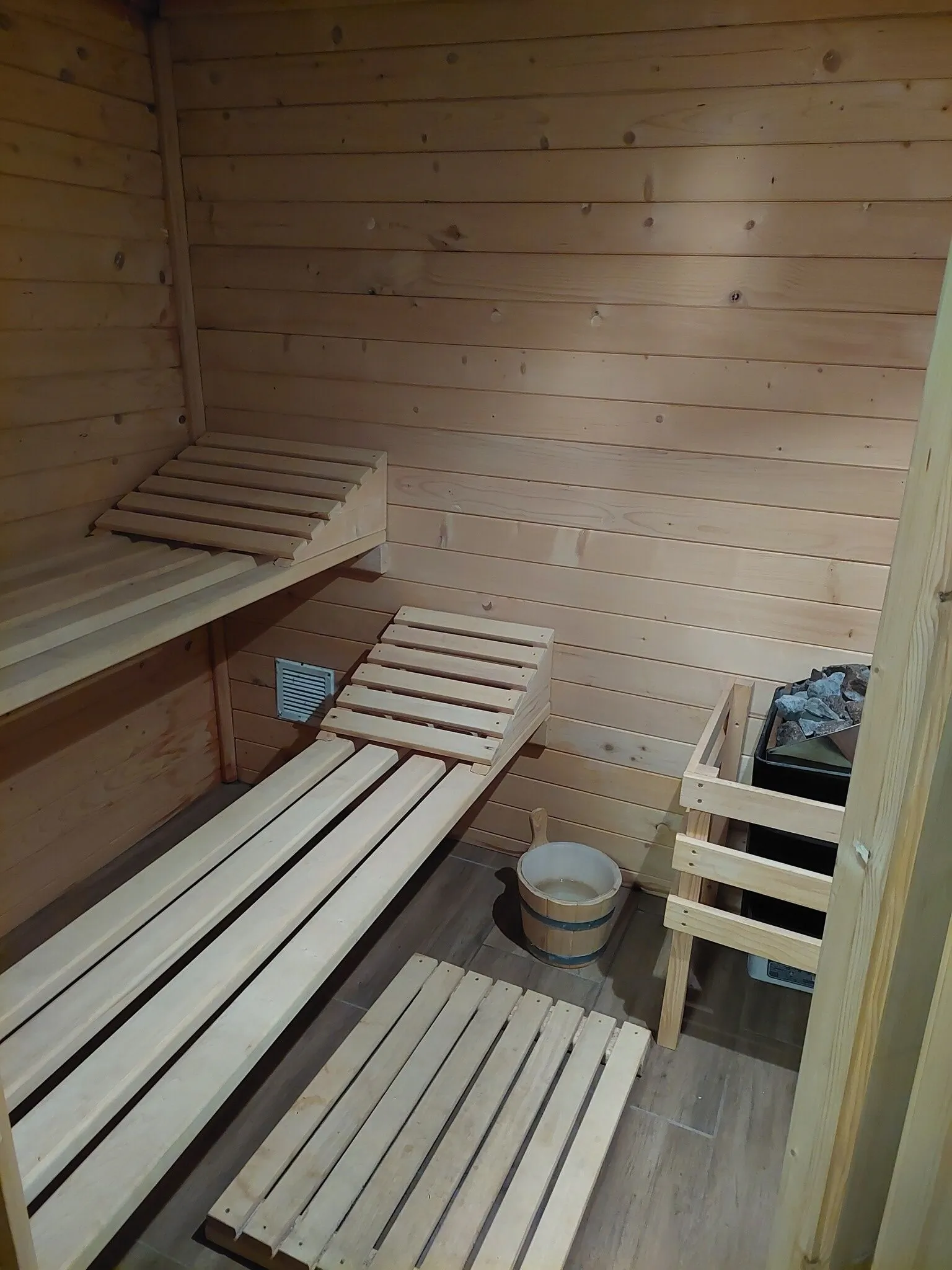 M és M Balatoni Apartman Balatonkenese – Balatonkenese, Ungaria