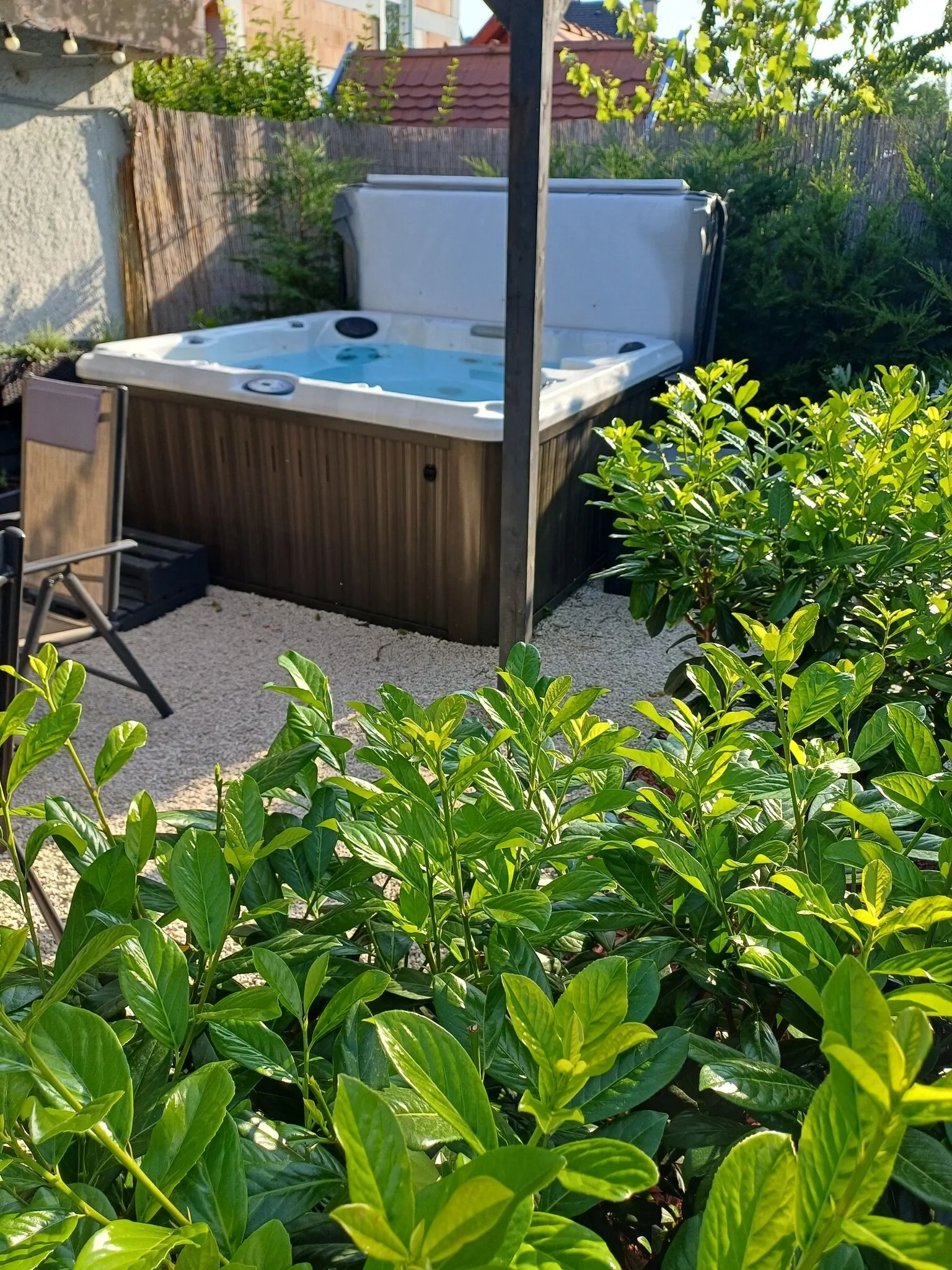 M és M Balatoni Apartman Balatonkenese – Balatonkenese, Ungaria