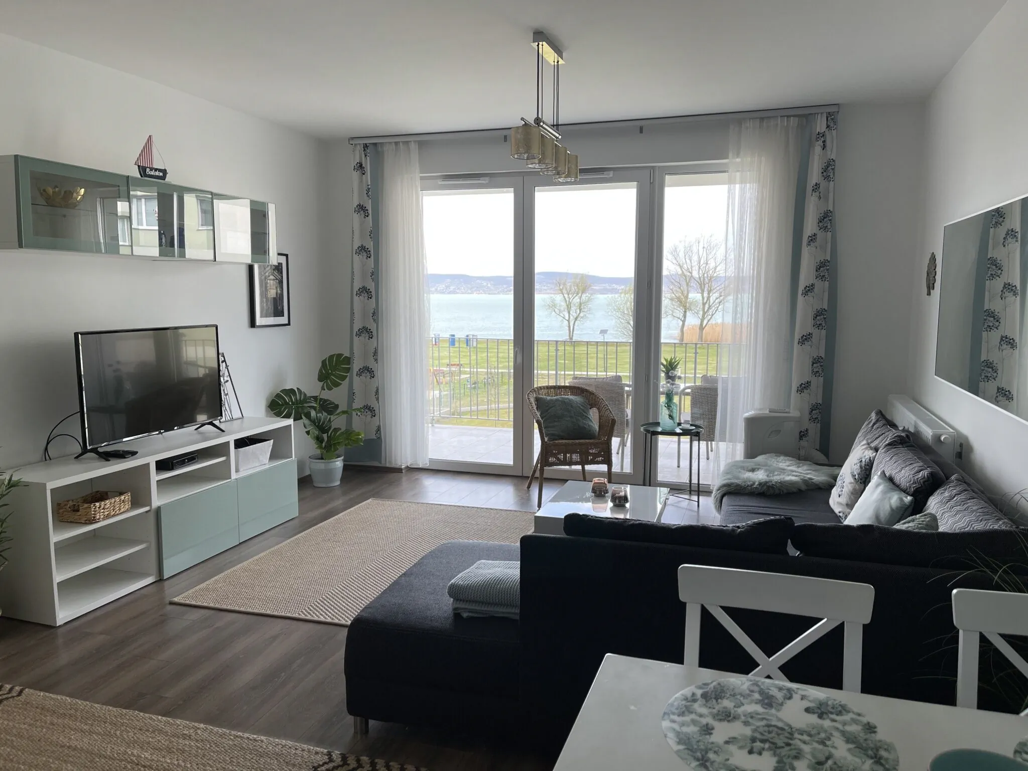 Vízpart Honvéd Apartman Balatonlelle – Balatonlelle, Ungaria