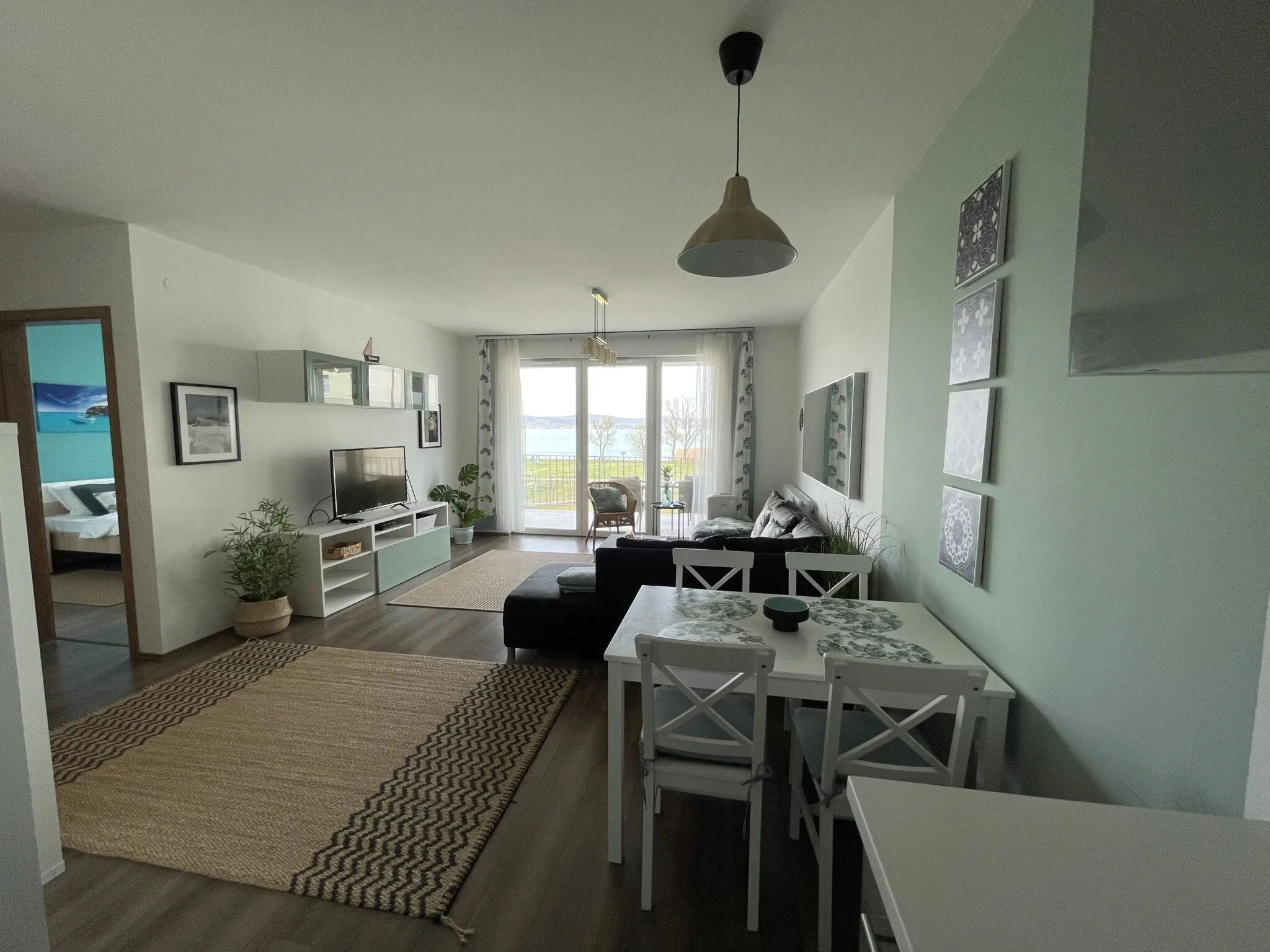 Vízpart Honvéd Apartman Balatonlelle – Balatonlelle, Ungaria