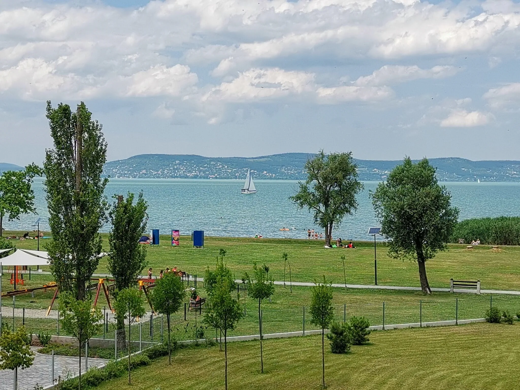 Vízpart Honvéd Apartman Balatonlelle – Balatonlelle, Ungaria