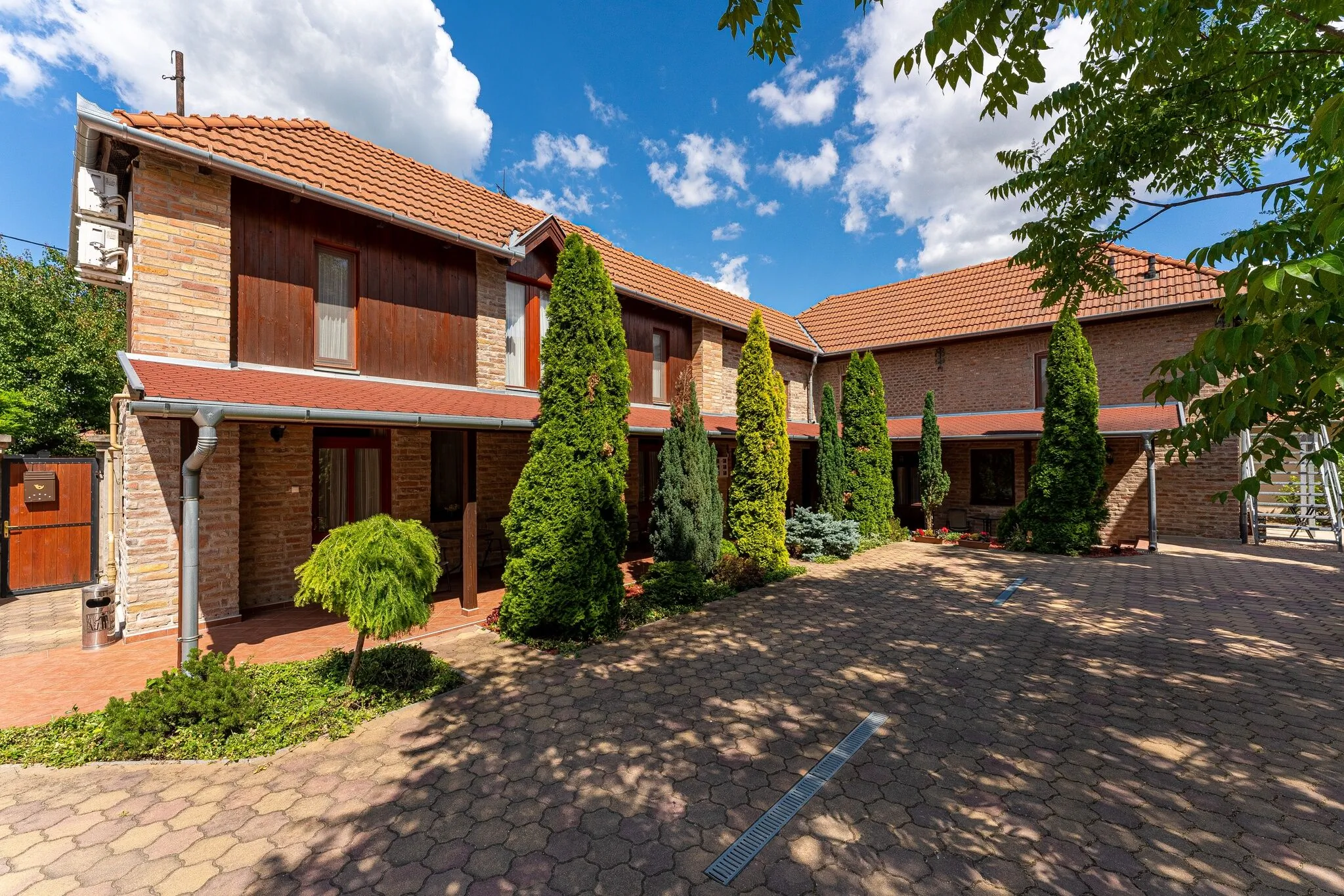 Varázskő Apartman Gyula – Giula, Ungaria