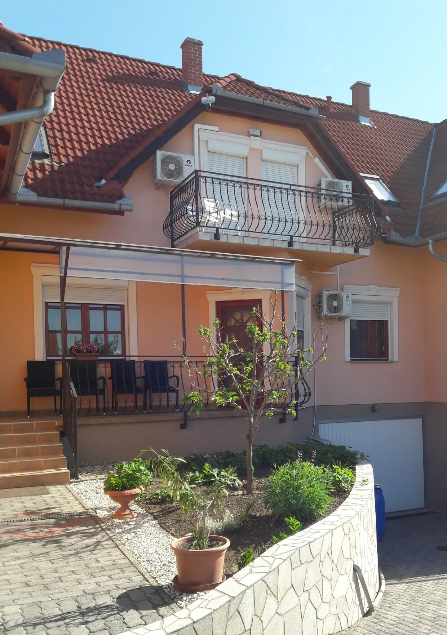 Napsugár Apartman Vonyarcvashegy – Vonyarcvashegy, Ungaria
