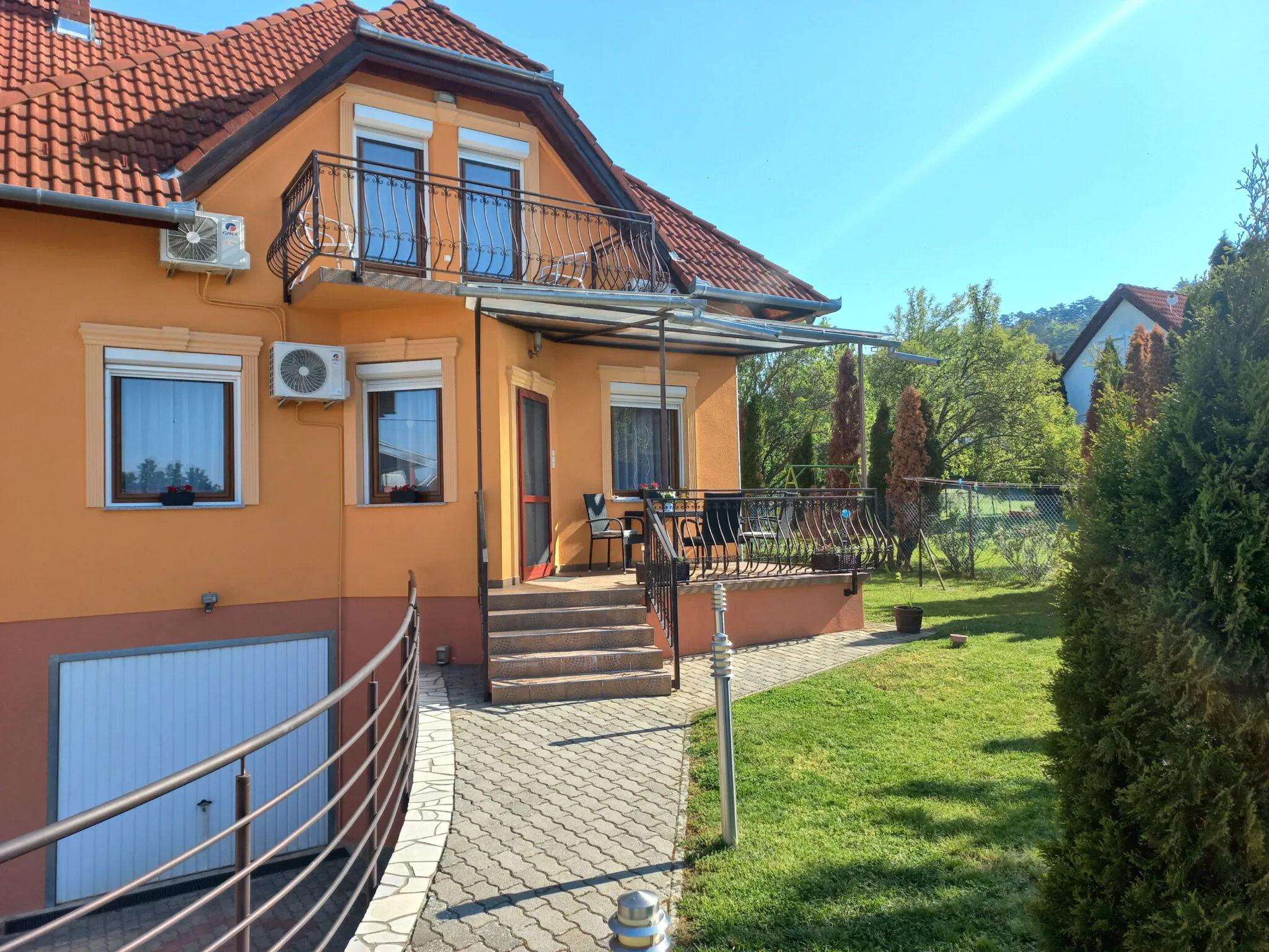 Napsugár Apartman Vonyarcvashegy – Vonyarcvashegy, Ungaria