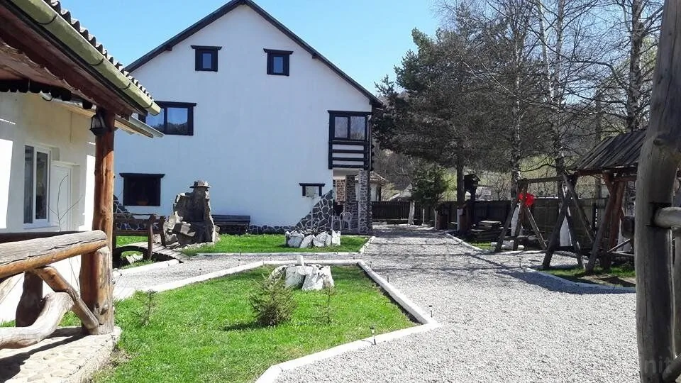 Vila Eden Comandău - foto 2