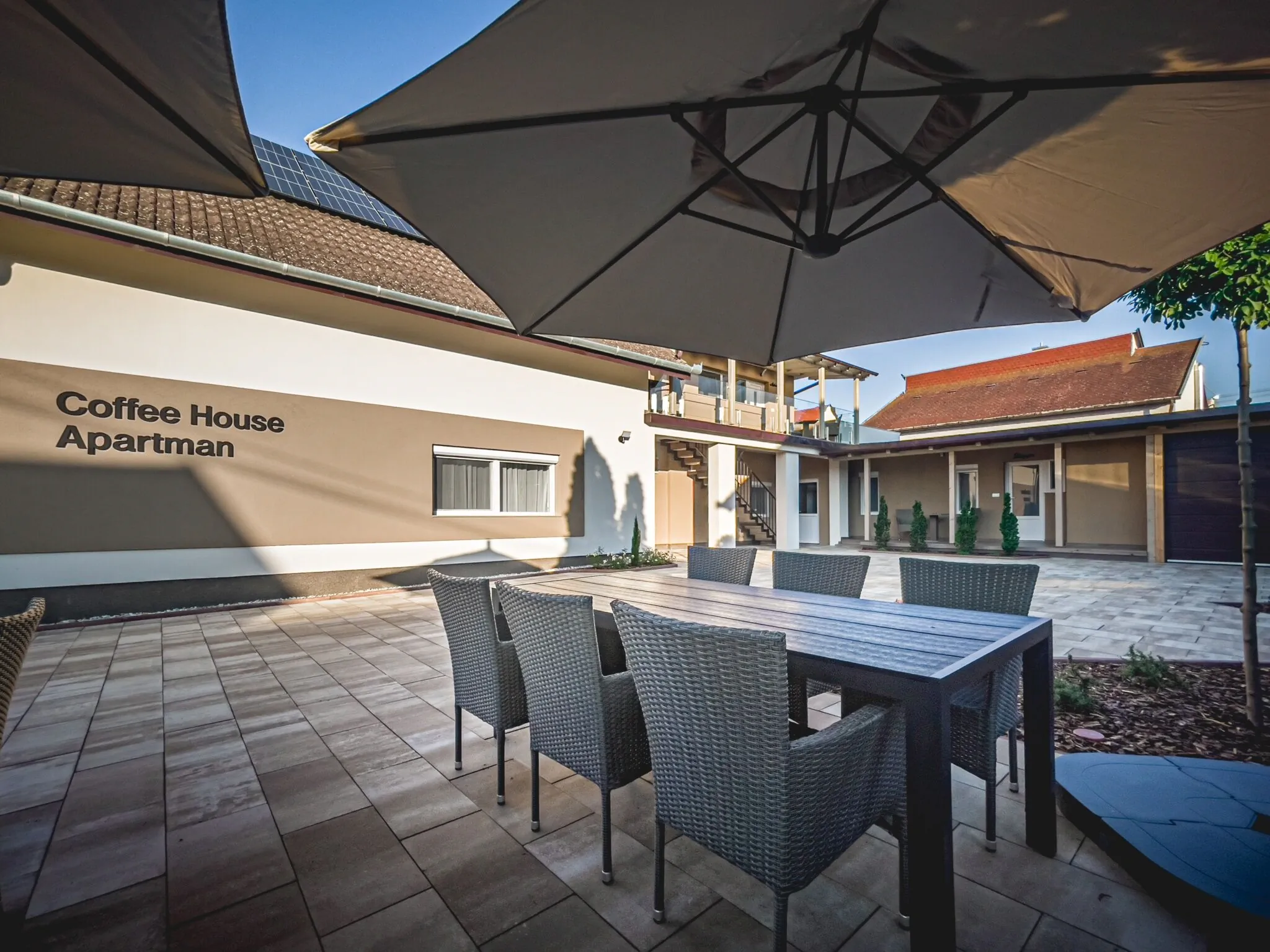 Coffee House Apartman Balatonlelle – Balatonlelle, Ungaria