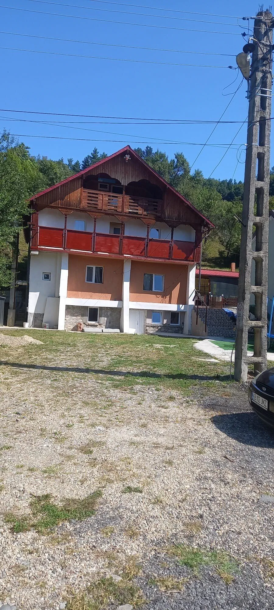 Casa Valentin Căpățânenii Pământeni - foto 1