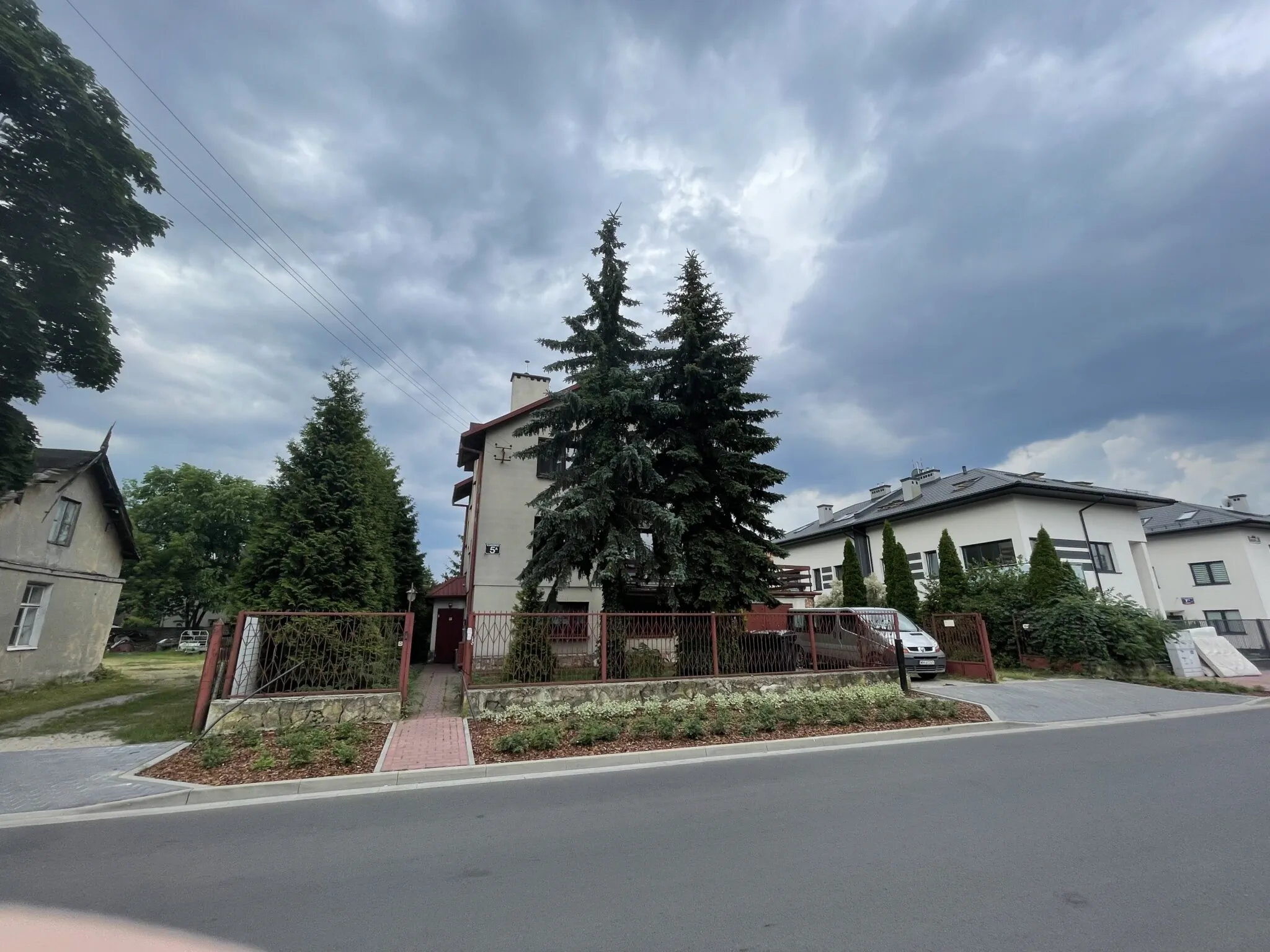 Tanie Nocowanie Warszawa – Ząbki, Polonia