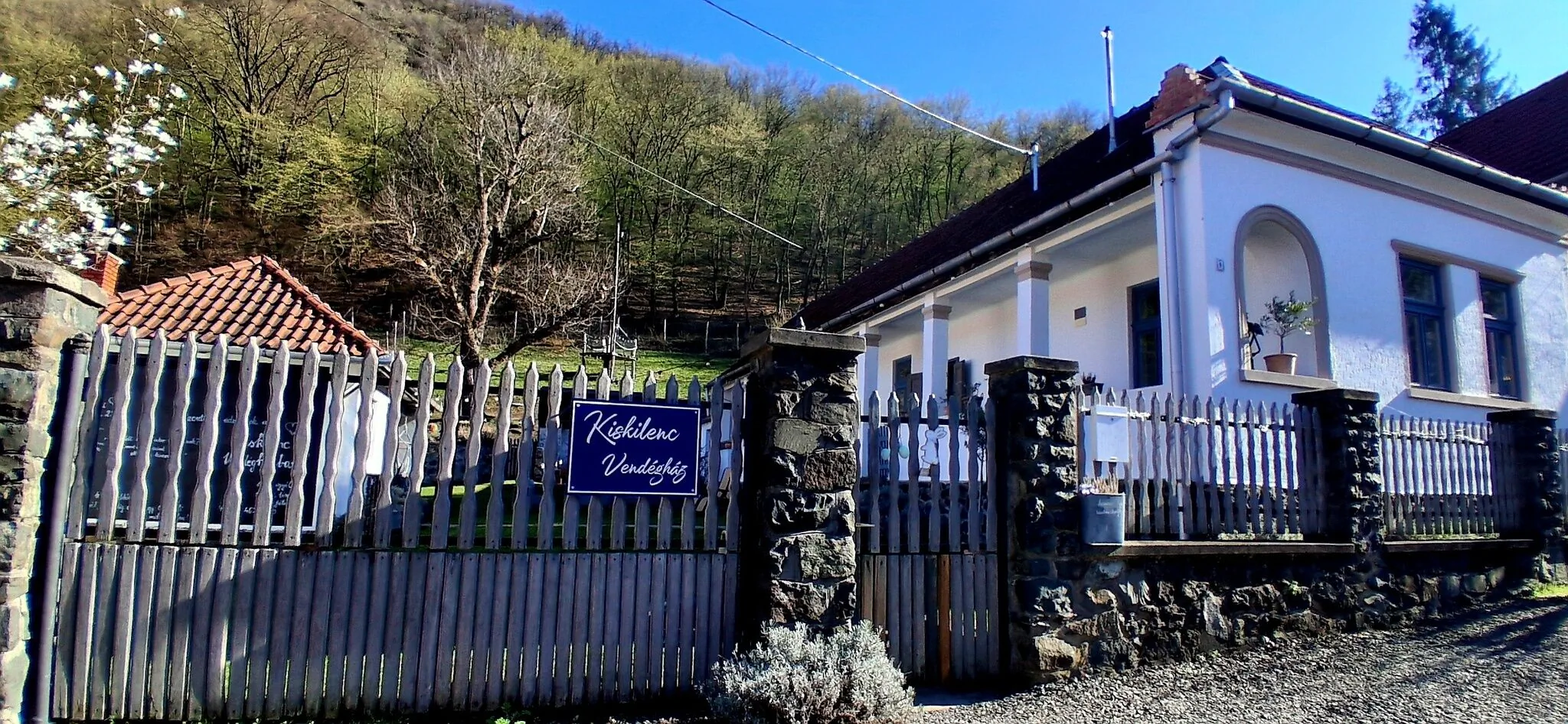 Kiskilenc Vendégház Szarvaskő – Szarvaskő, Ungaria
