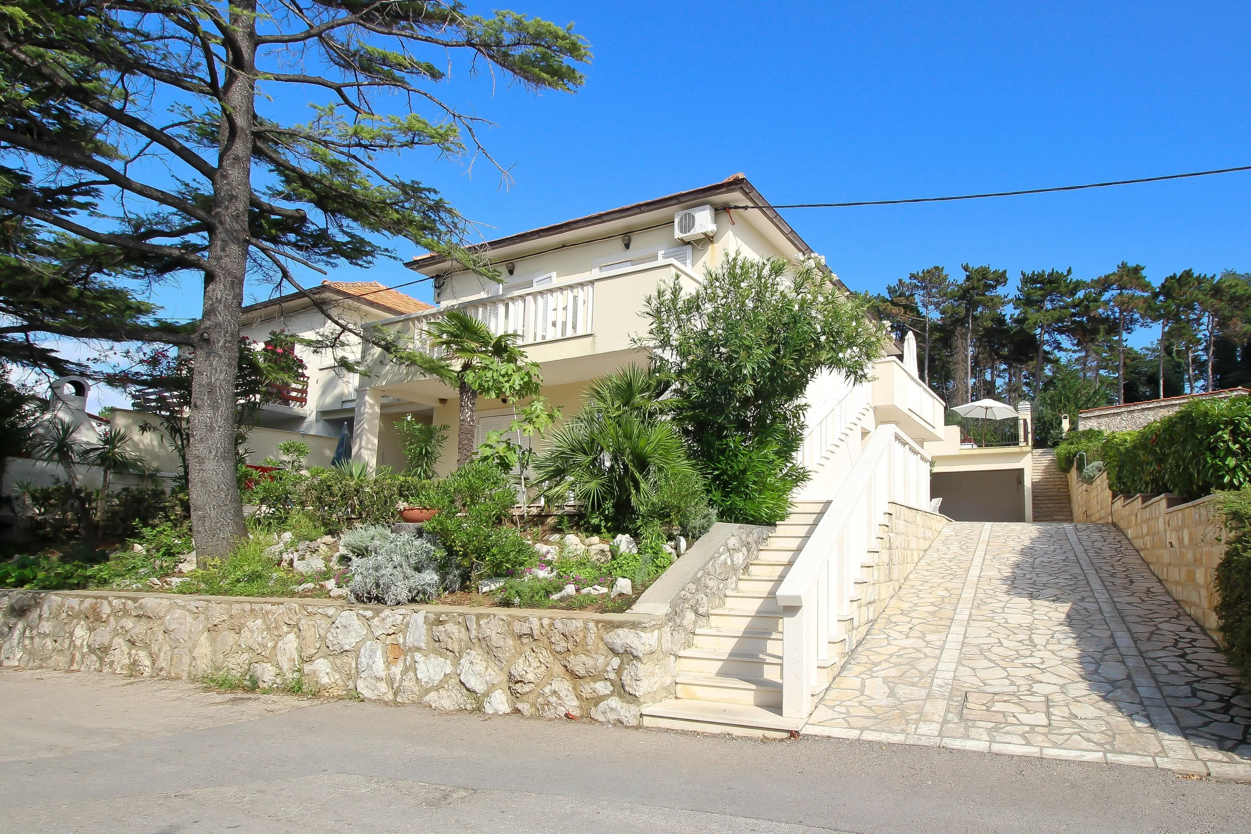 Apartments By The Sea Šilo, Krk - 18704 Šilo - foto 2