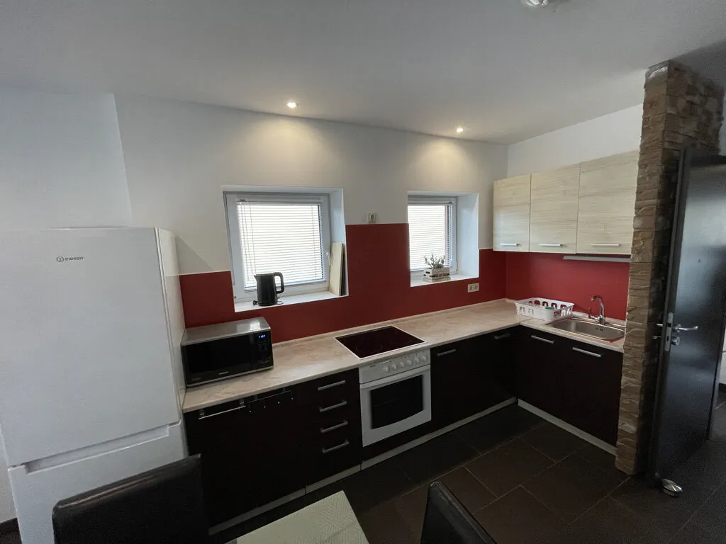 Malibu Apartman & Jacuzzi Miskolctapolca – Miskolc, Ungaria