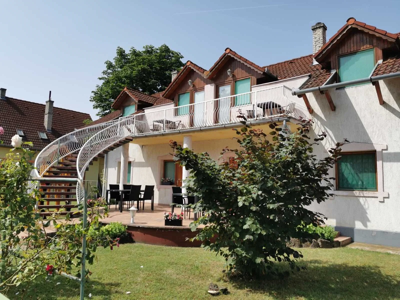 Flamingo Apartmanház Balatonlelle – Balatonlelle, Ungaria