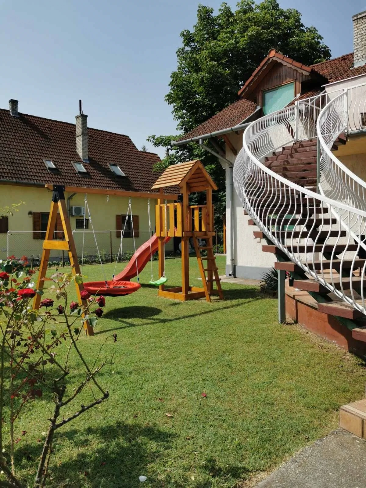 Flamingo Apartmanház Balatonlelle – Balatonlelle, Ungaria