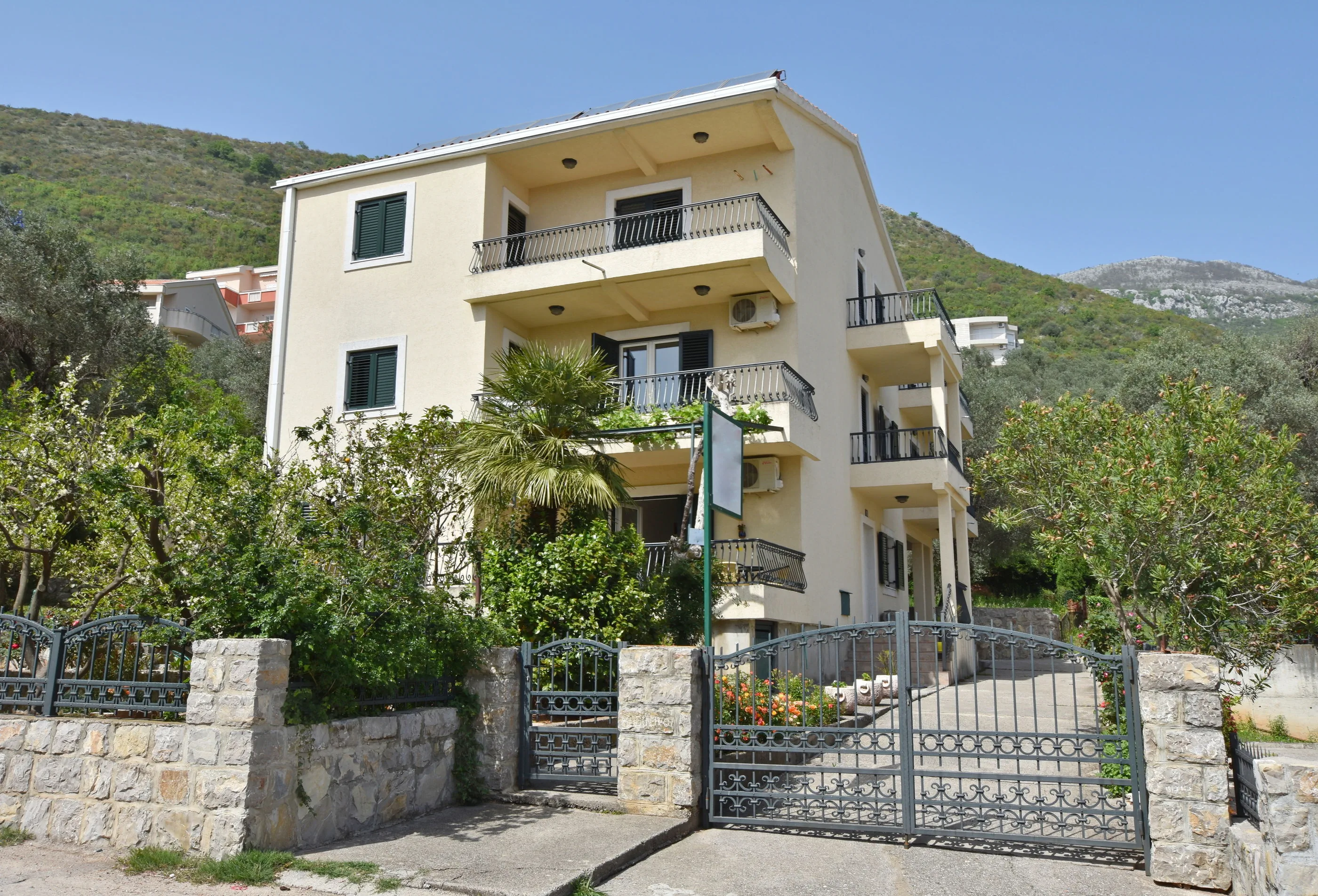 Apartments and Rooms Iva Petrovac – Petrovac na Moru, Muntenegru