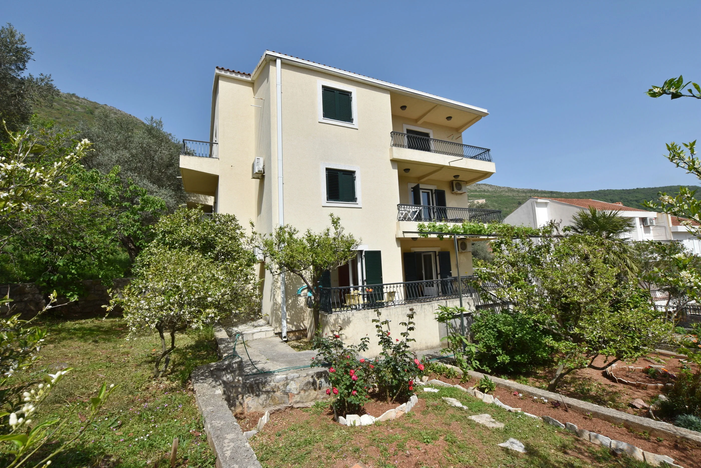 Apartments and Rooms Iva Petrovac – Petrovac na Moru, Muntenegru