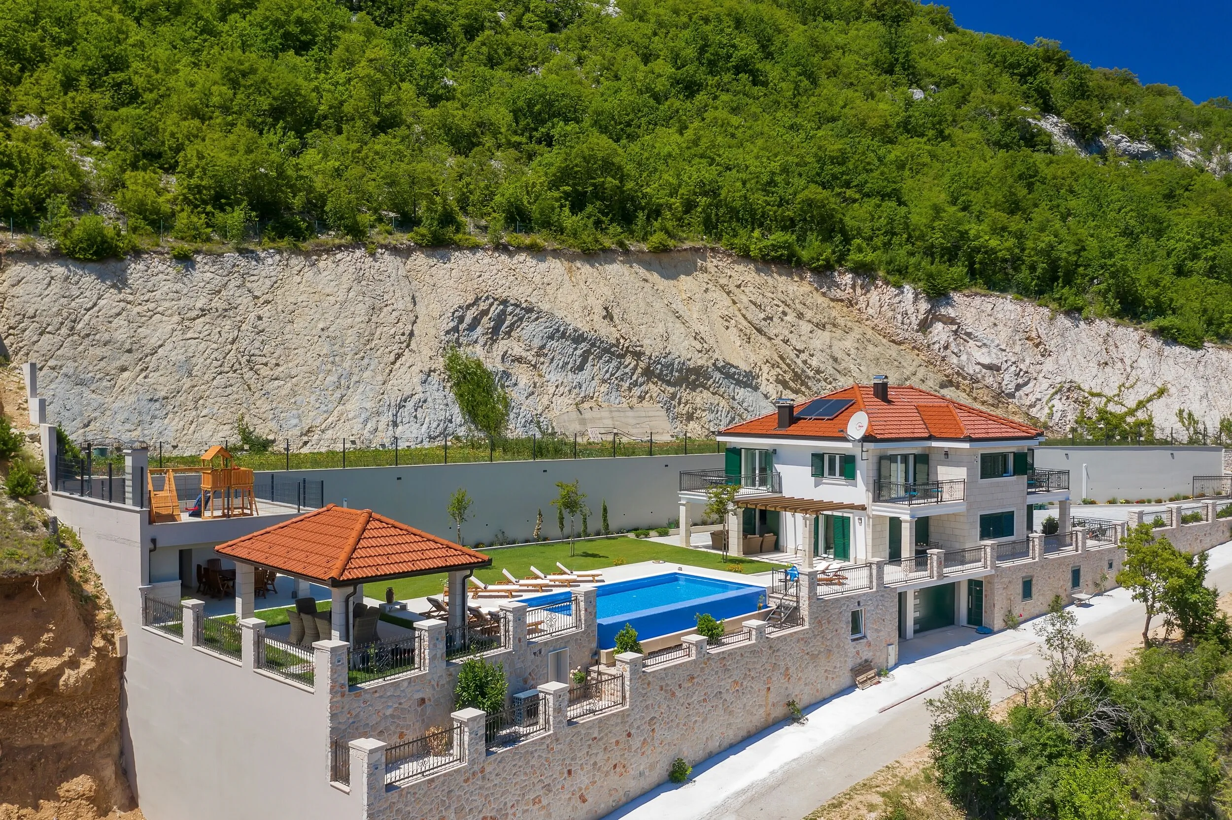 Luxury Villa With A Swimming Pool Studenci, Zagora - 18483 Studenci – Studenci, Croația