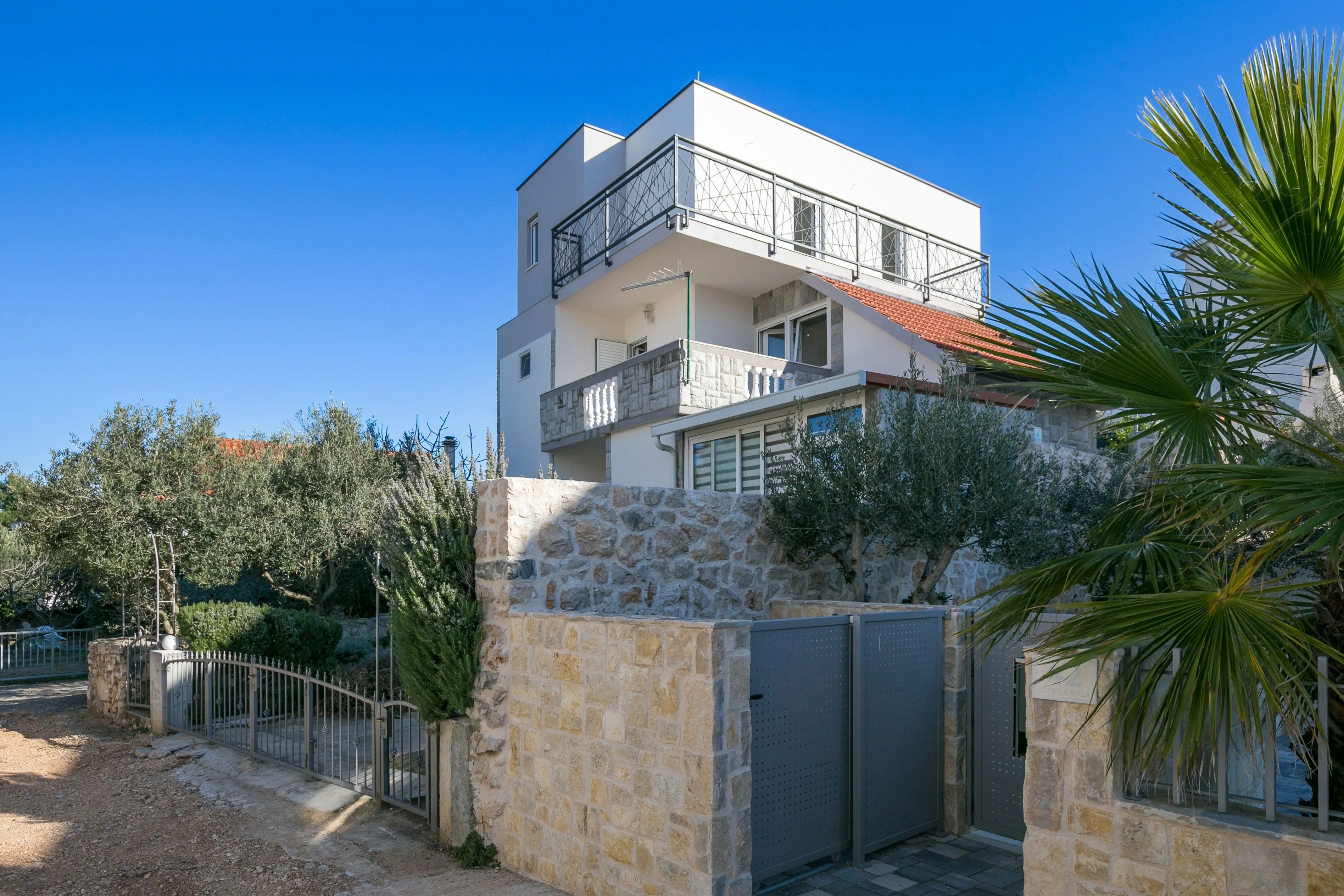 Family Friendly Seaside Apartments Sevid, Trogir - 19105 Sevid – Sevid, Croația