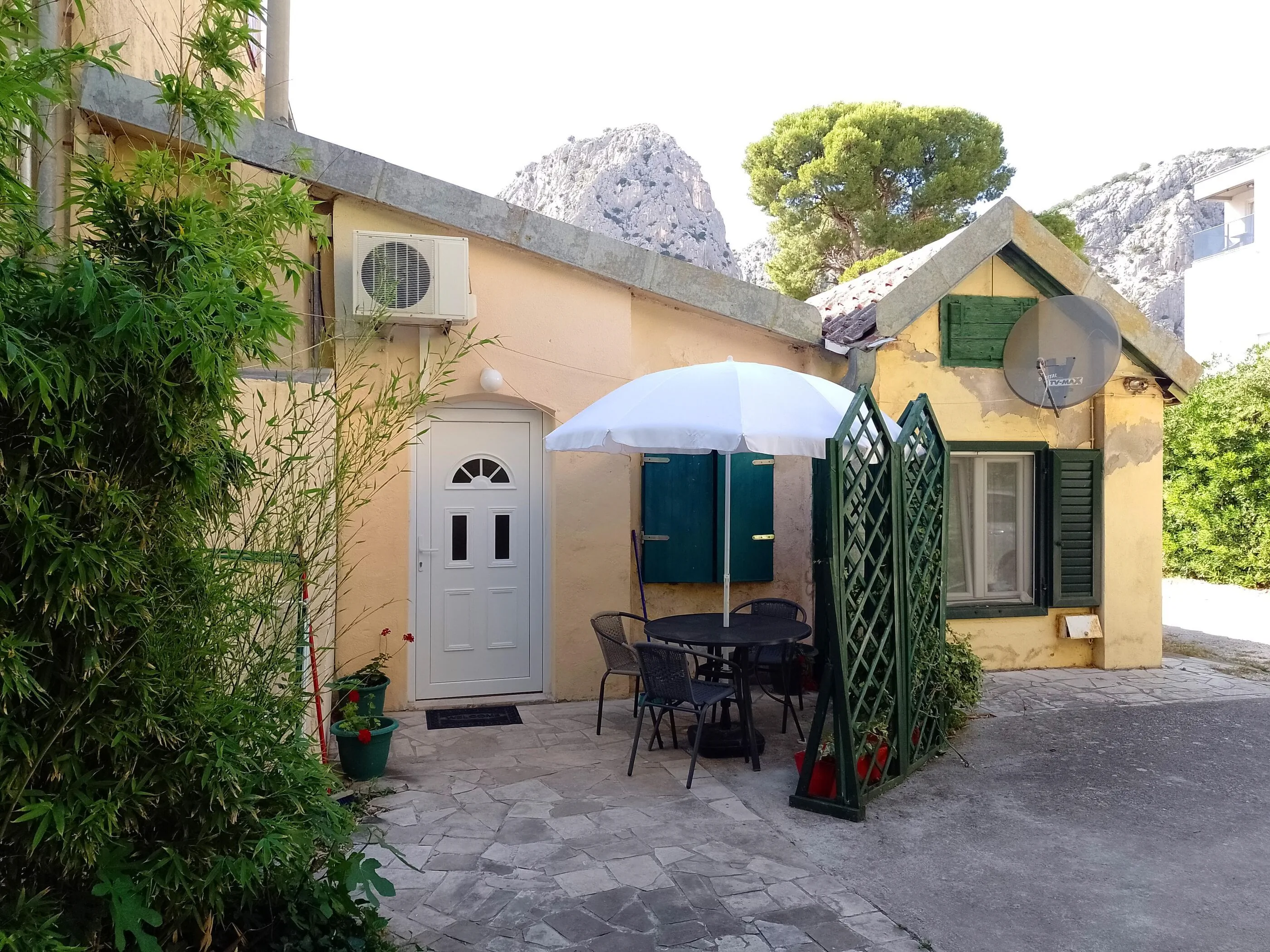Apartments Jugo i bura Omis - foto 1