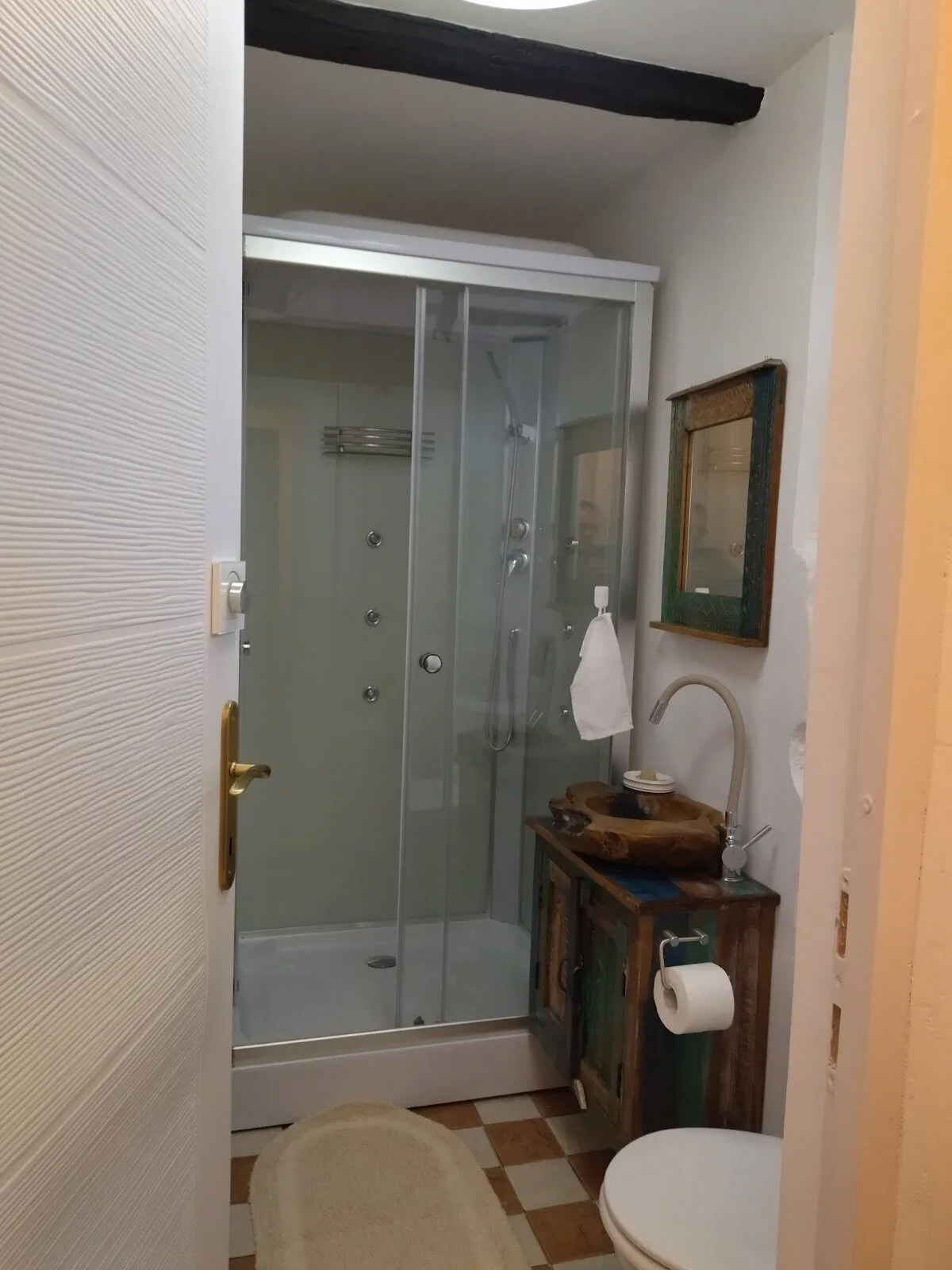 Keltike Apartman Nagybörzsöny – Nagybörzsöny, Ungaria