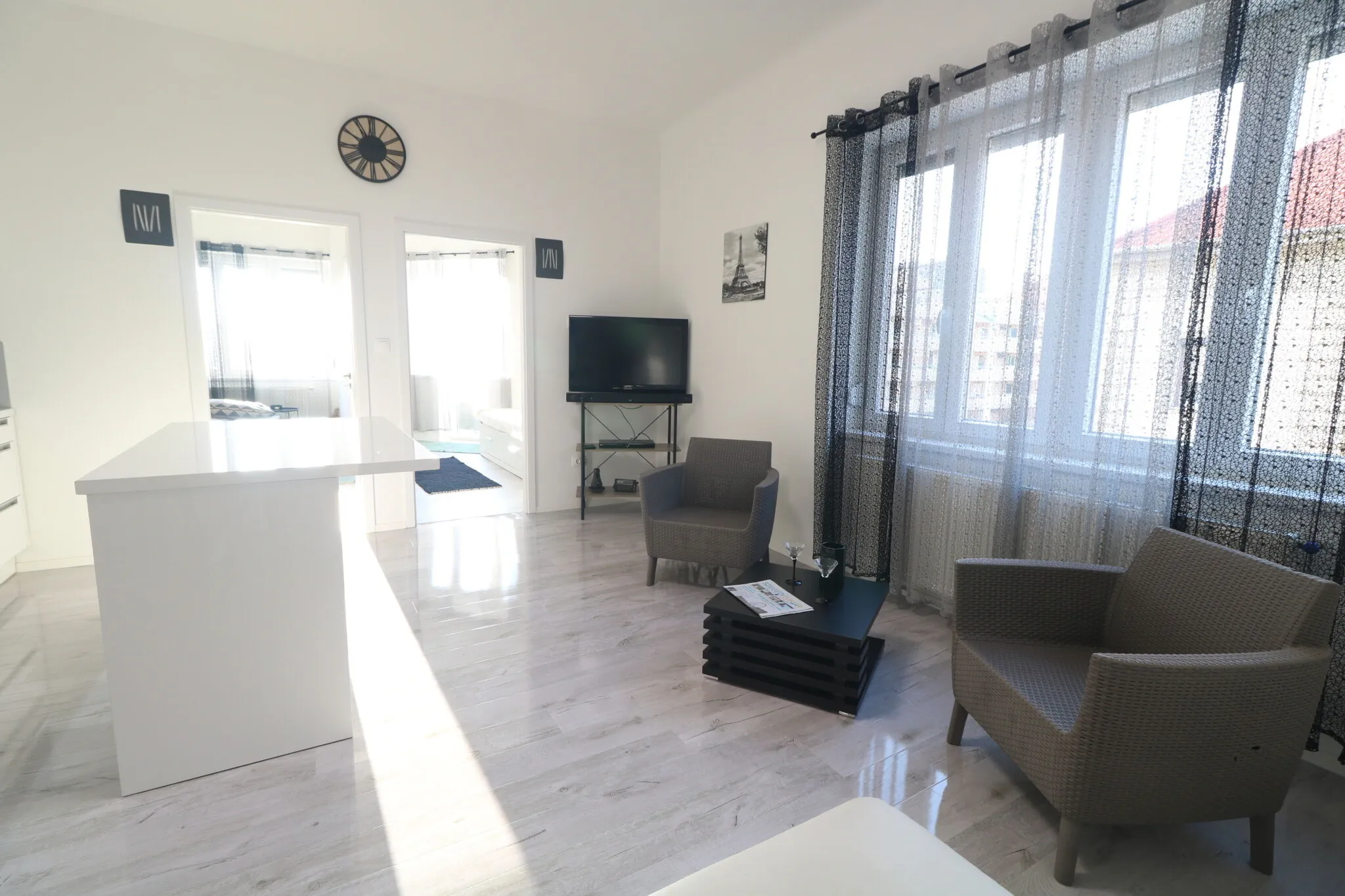 Black or white Apartman Szeged - foto 2