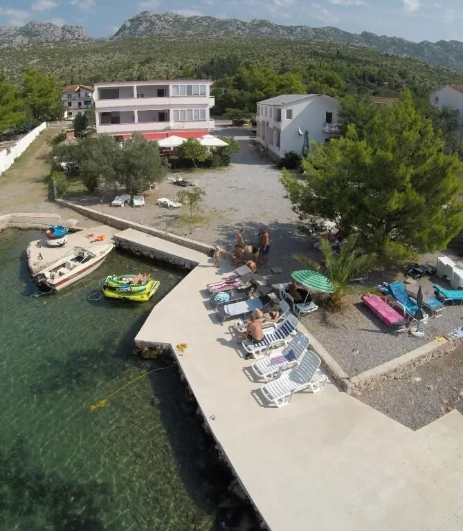 Pansion and Apartments Marko Starigrad - foto 1