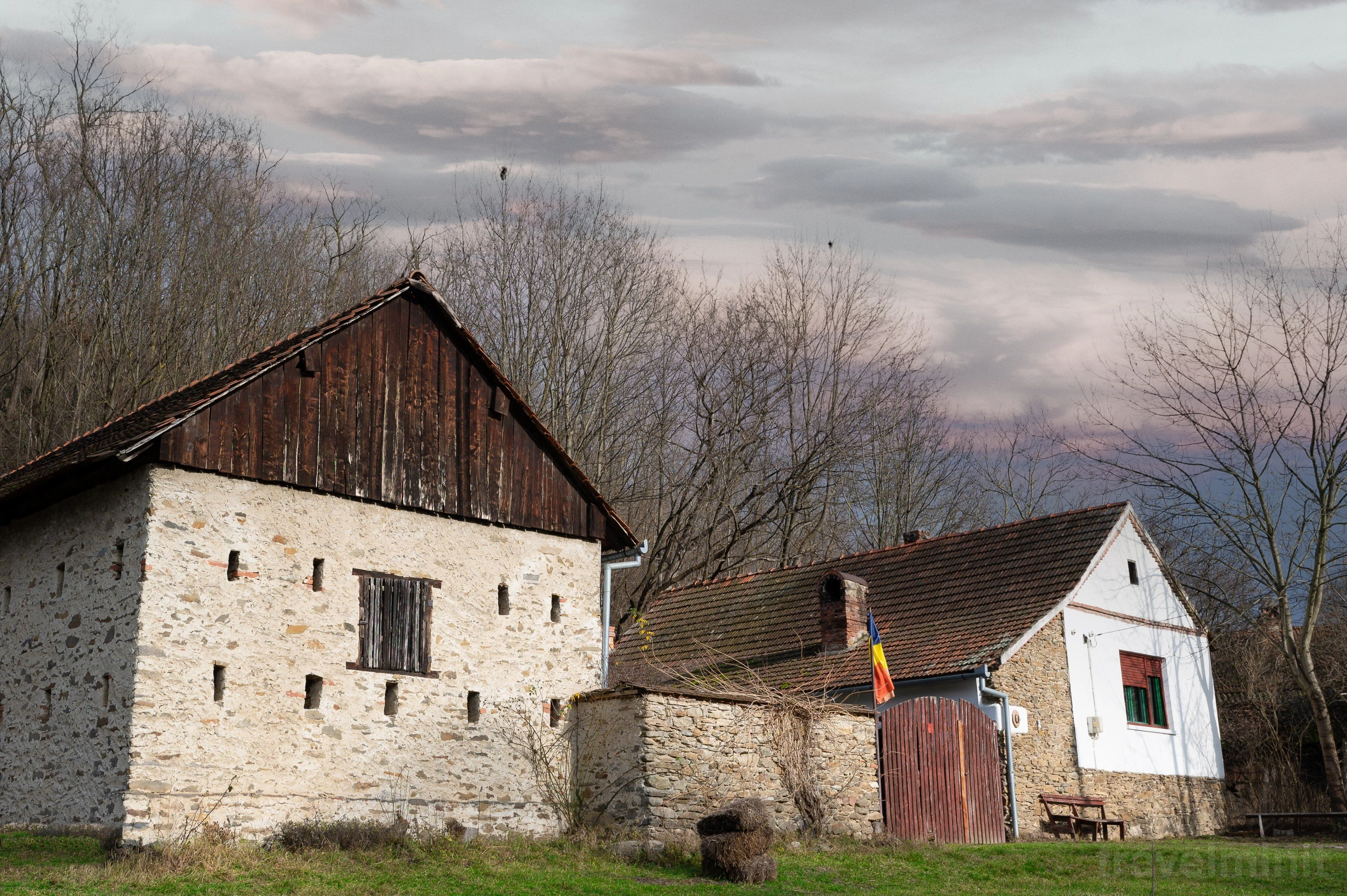 Casa Sub Magrin Sat Bătrân – Sat Bătrân, România