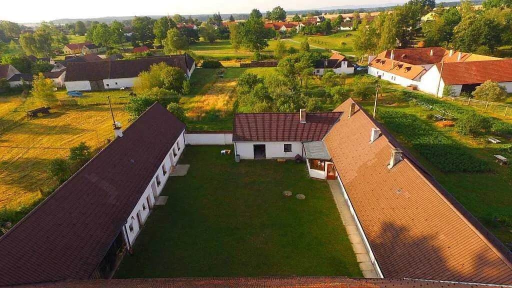 Šafářův statek Hrachoviště - foto 1