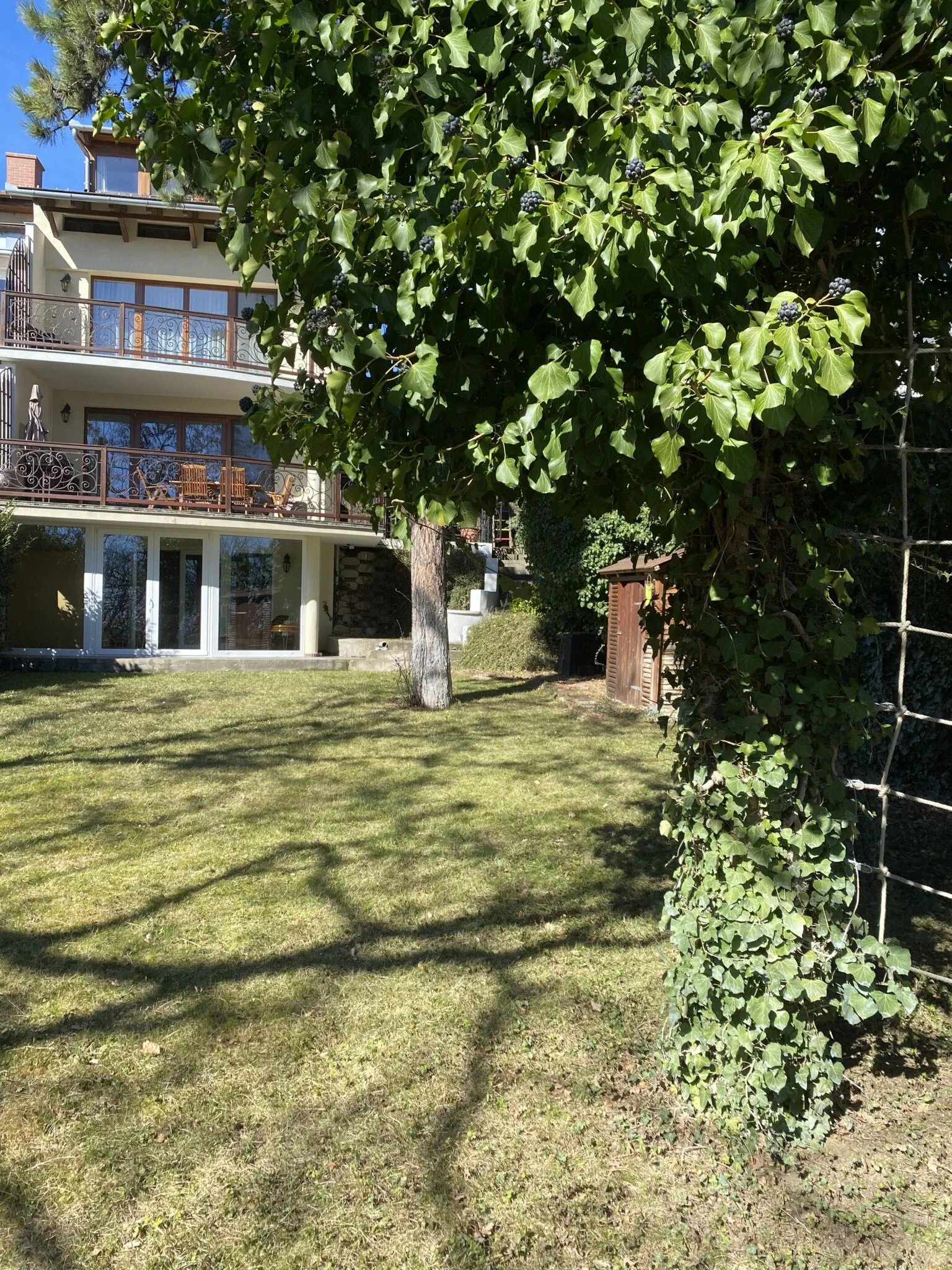 Hilltop Wellness Villa Pécs – Pécs, Ungaria
