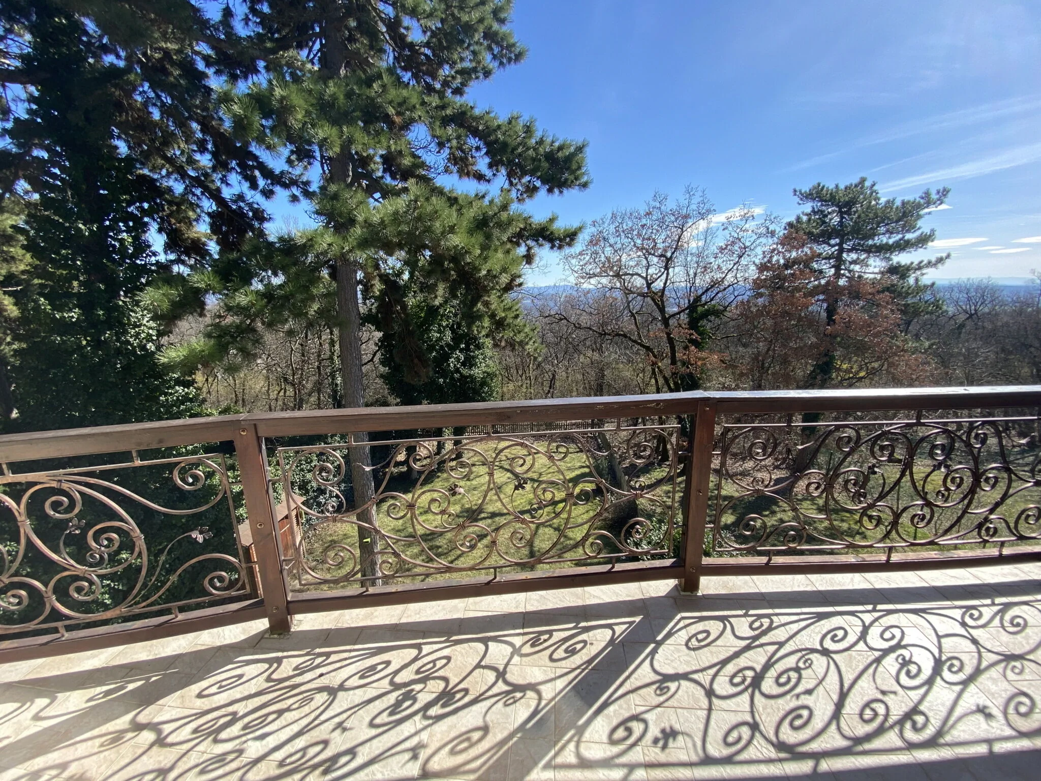 Hilltop Wellness Villa Pécs – Pécs, Ungaria