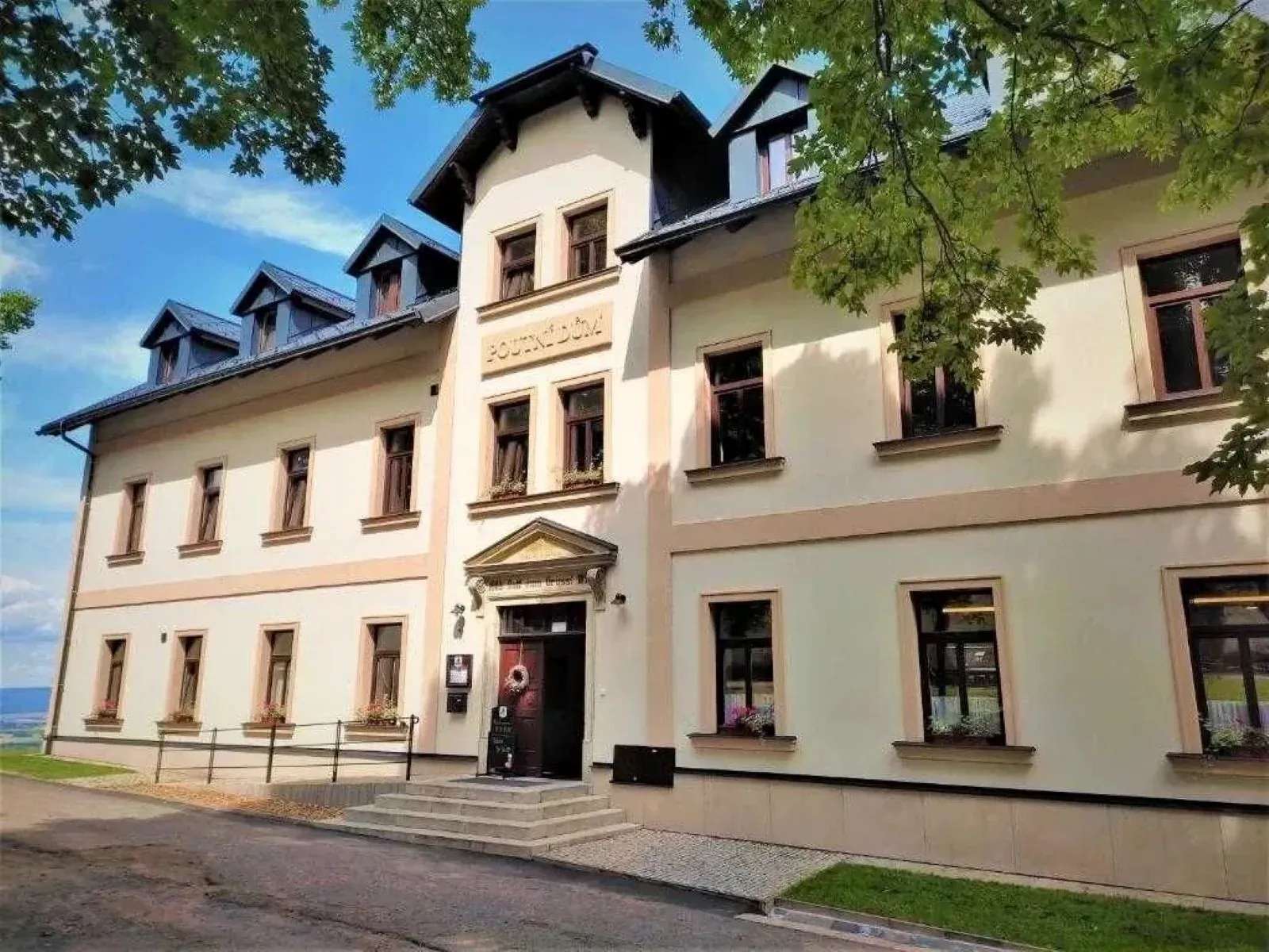 Hotel Poutní dům Králíky – Králíky, Czechy