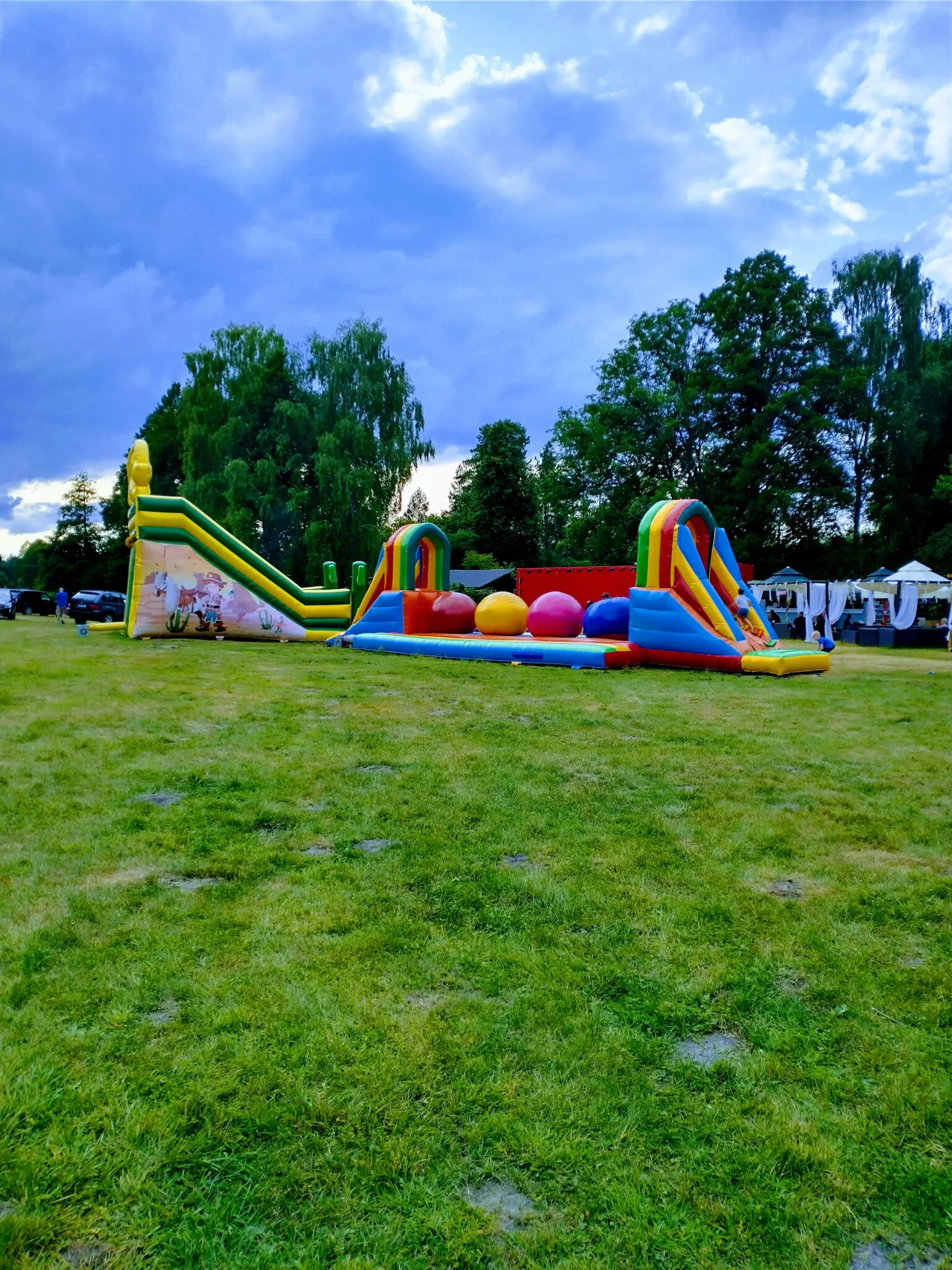 Domki Kwiat Jabłonki – Wikno, Polonia