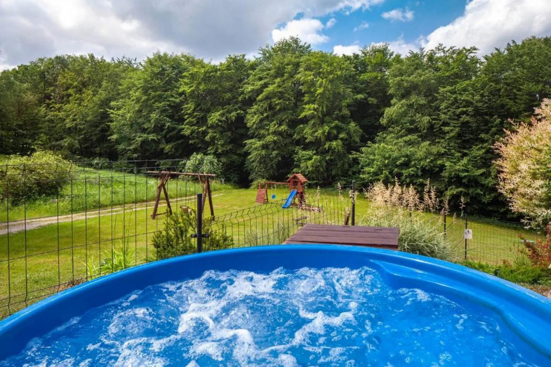 ZACISZE Domek na Kaszubach Brodnica Dolna z balią z jacuzzi – Brodnica Dolna, Polska