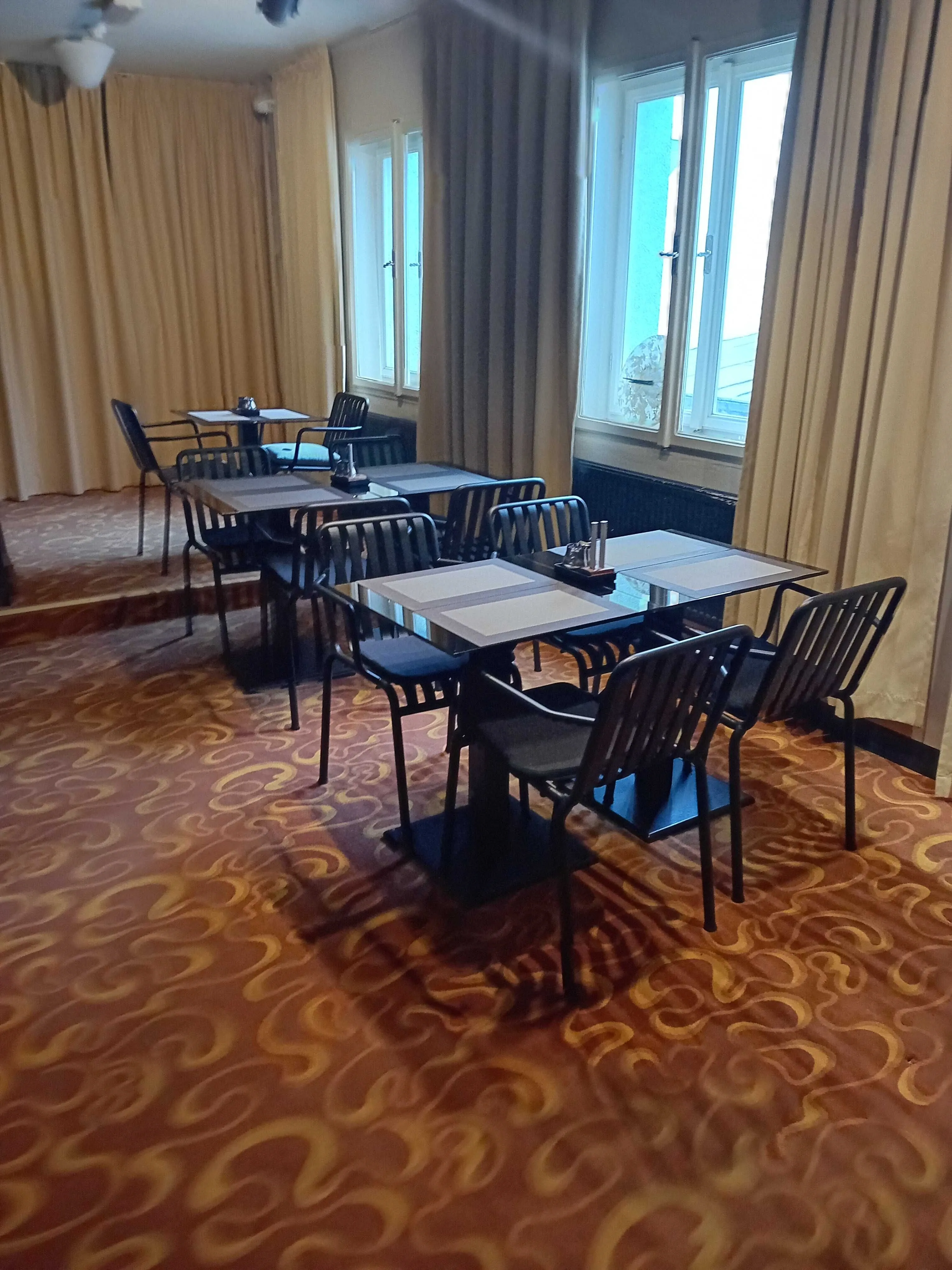 Hotel Zlatá včela Domažlice - foto 1