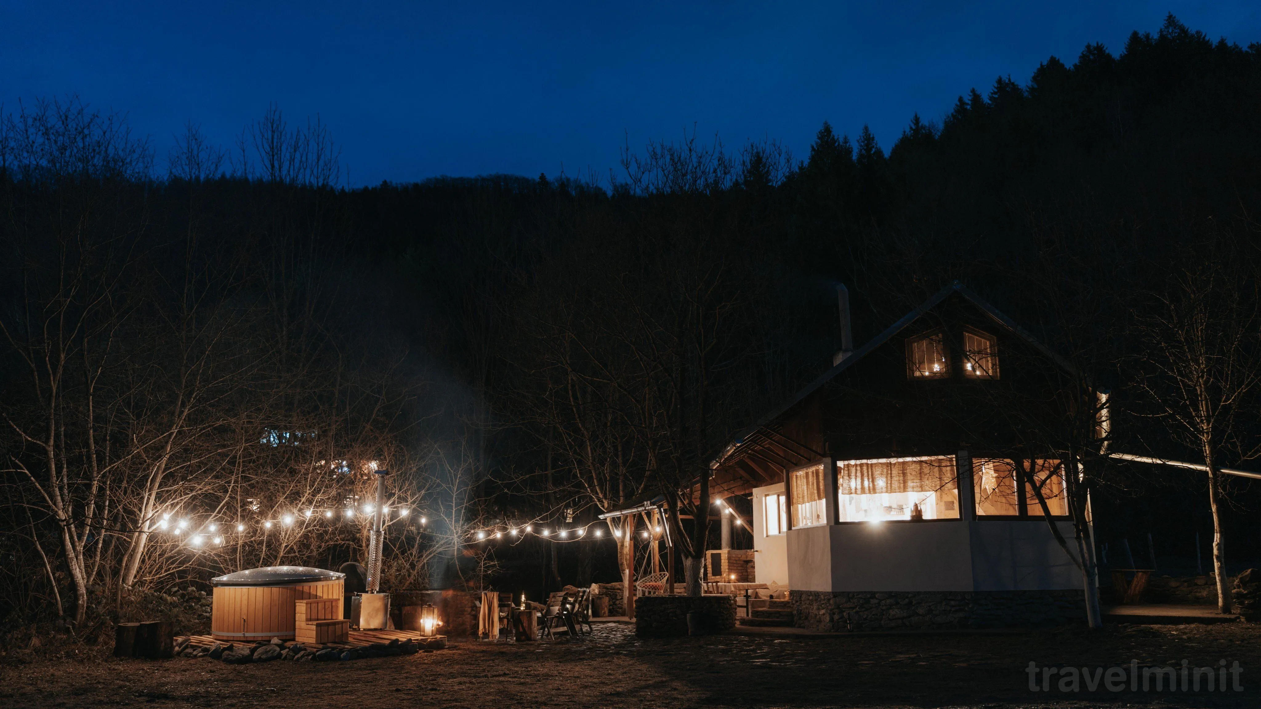 Biniște Tiny House by the River Dejani – Dejani, România