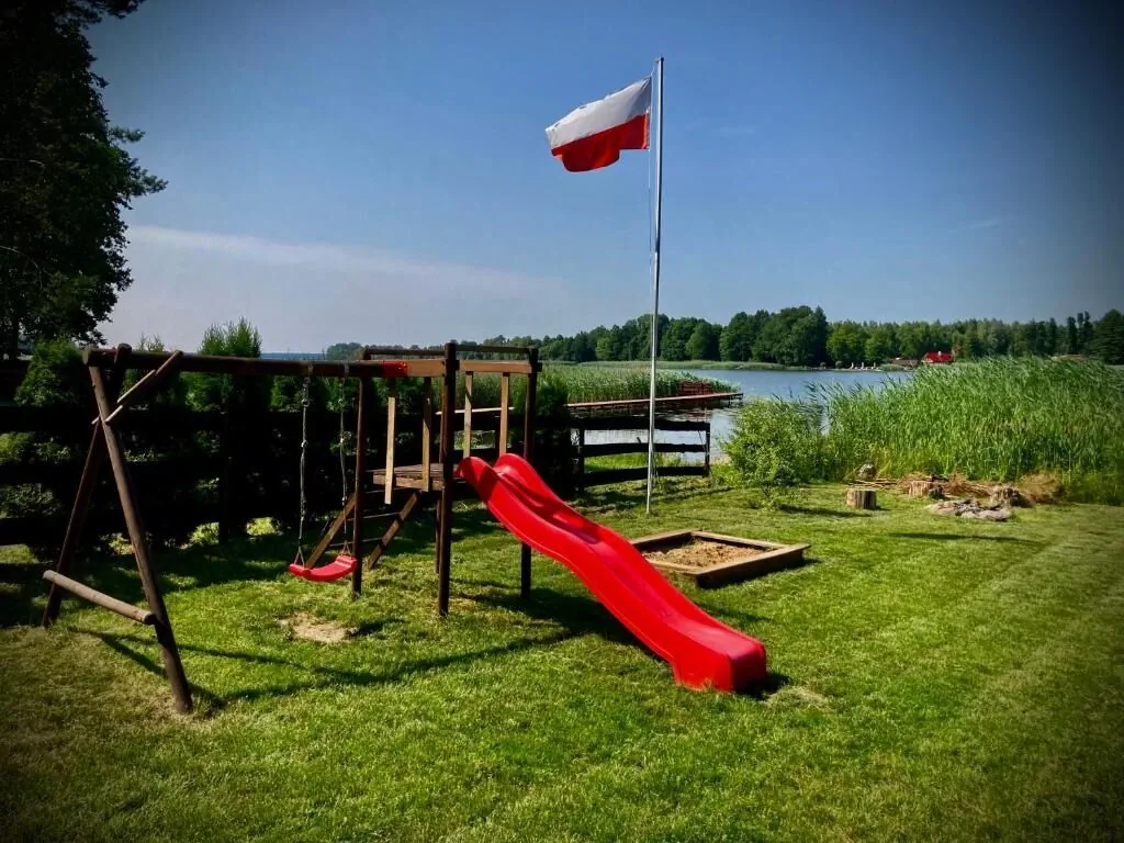 Makosieje Resort - domek 30 metrów od jeziora – Makosieje, Polonia