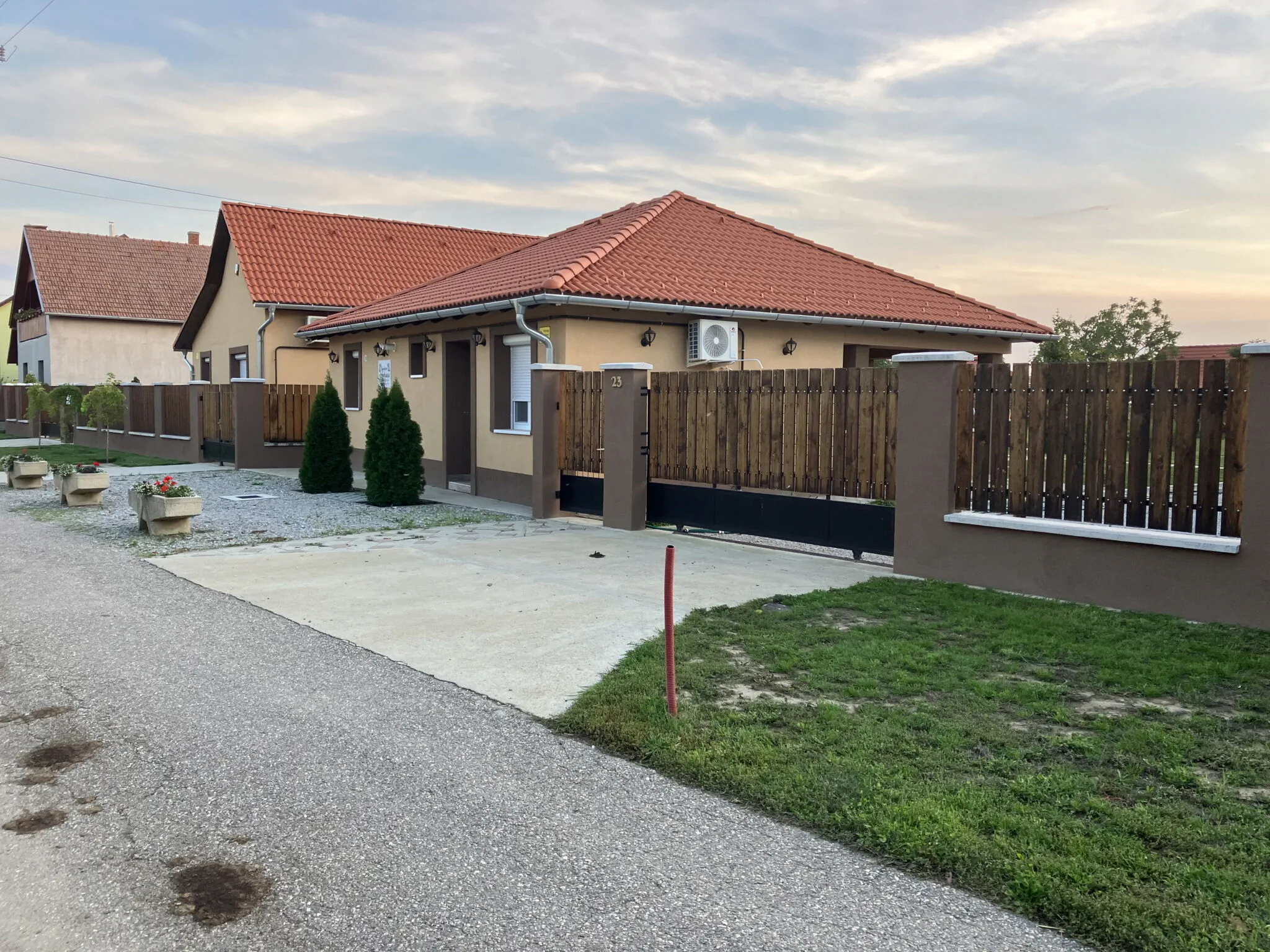 Bagolyvár Vendégház Abádszalók - foto 1